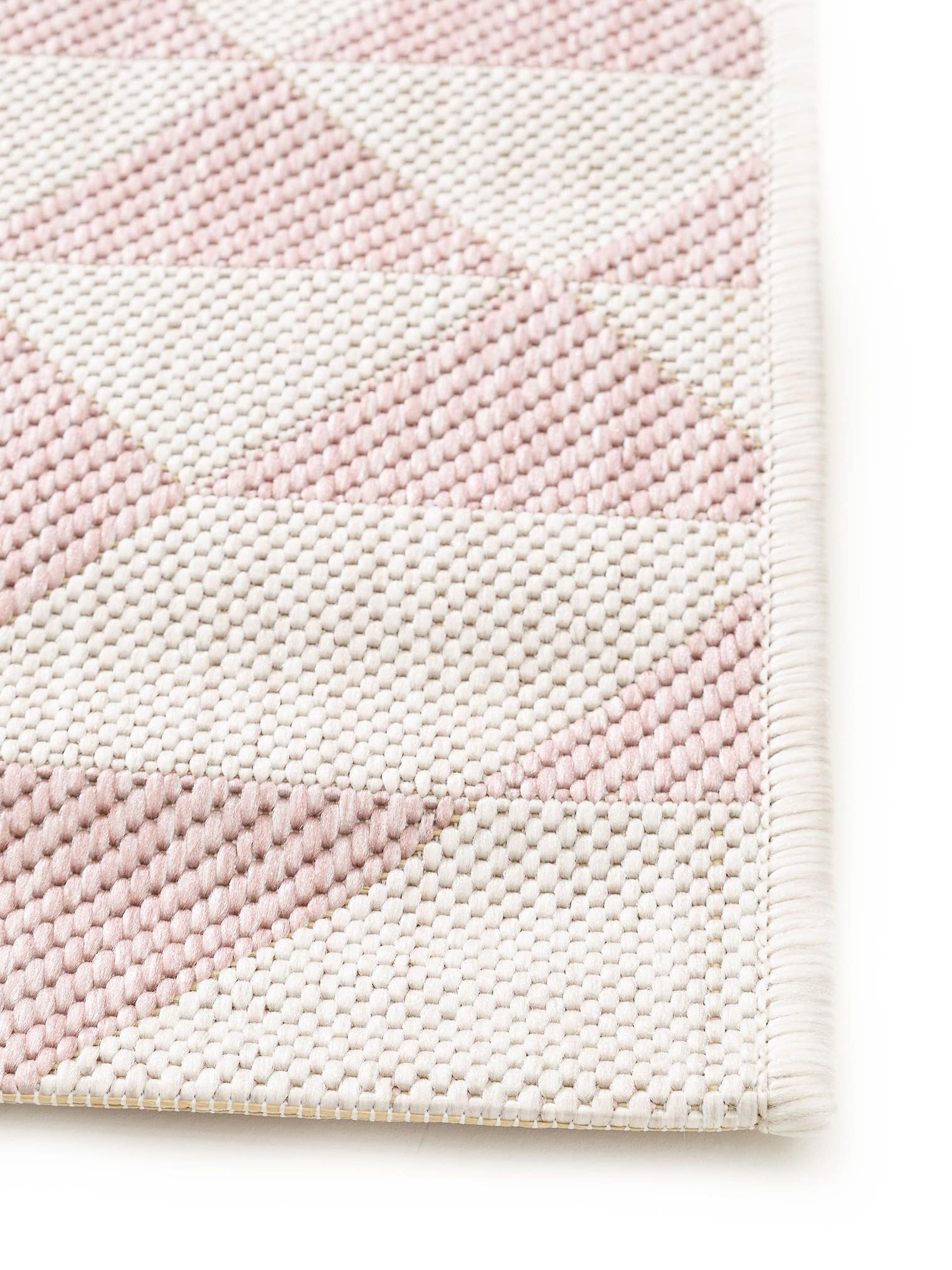 Rug made of 100% Polypropylene in Pink with a 1- 5 mm high pile by benuta Nest