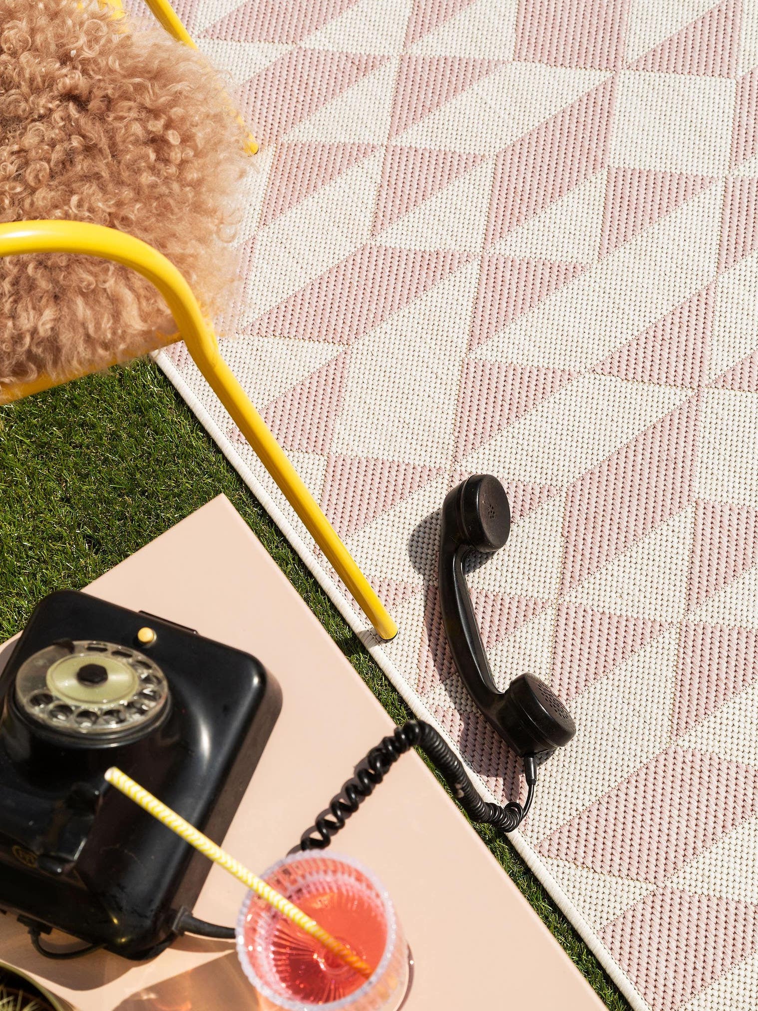 Teppich aus 100% Polypropylen in Rosa mit bis 5 mm hohem Flor von benuta