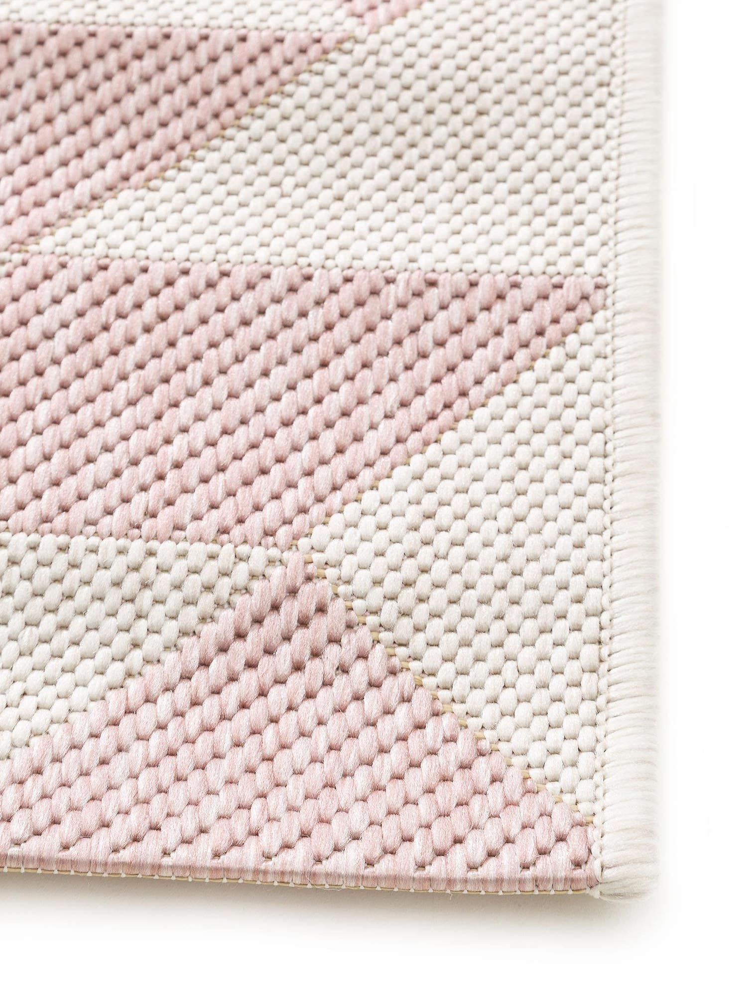 Teppich aus 100% Polypropylen in Rosa mit bis 5 mm hohem Flor von benuta
