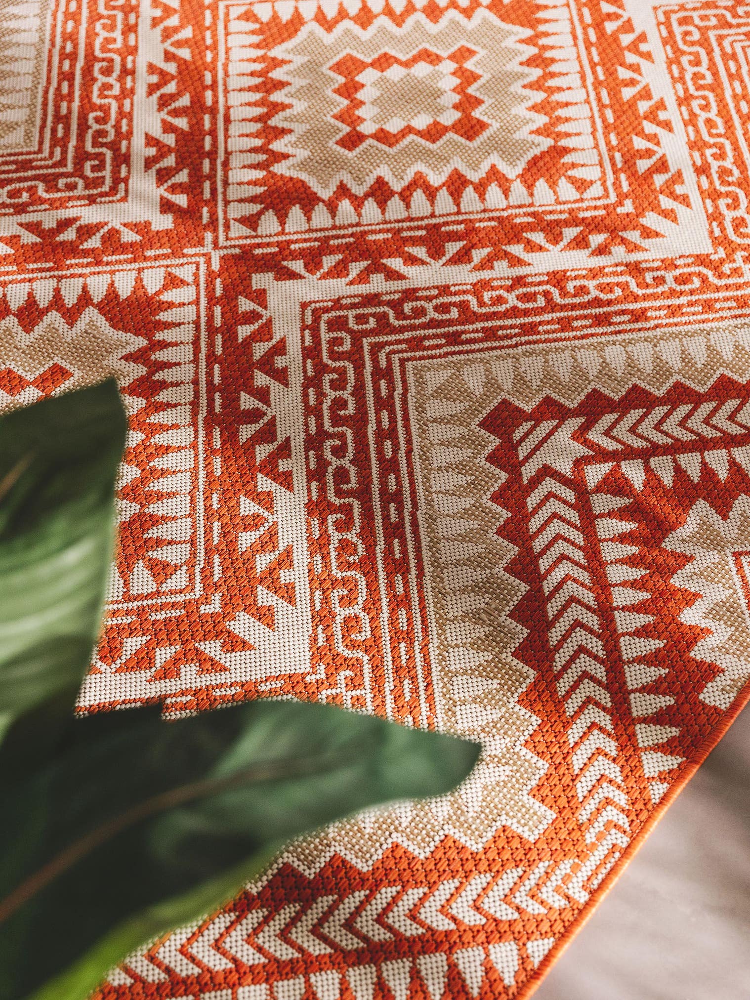 Rug made of 100% Polypropylene in Orange with a 1- 5 mm high pile by benuta Nest