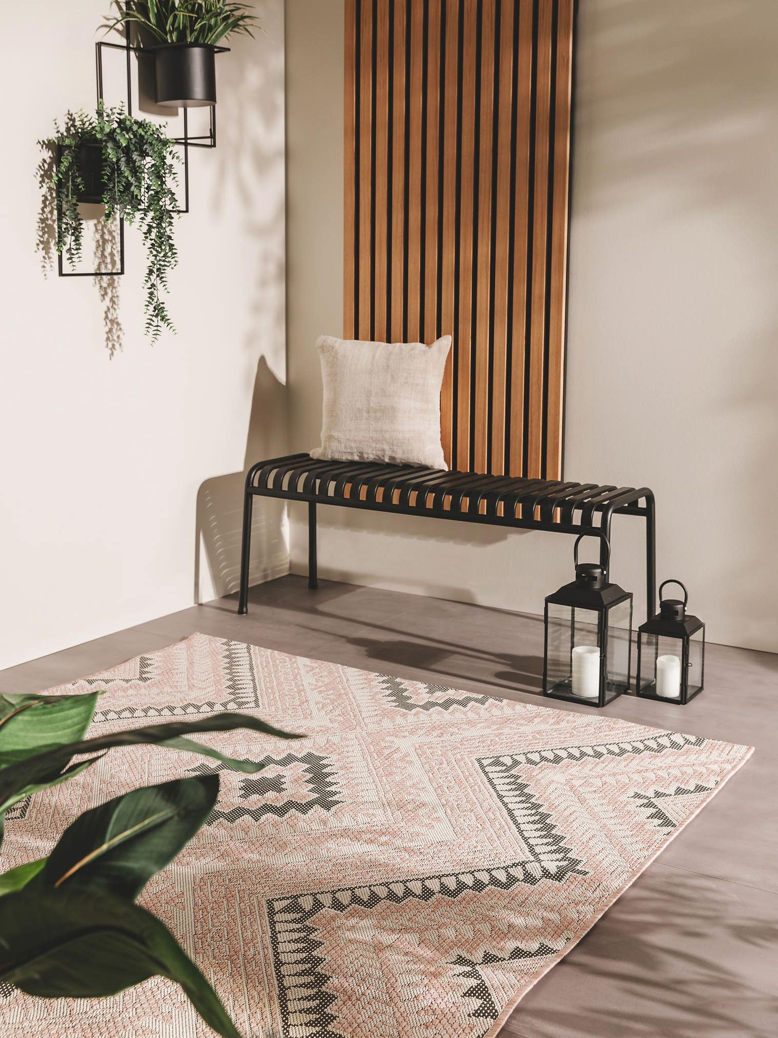 Rug made of 100% Polypropylene in Pink with a 1- 5 mm high pile by benuta Nest