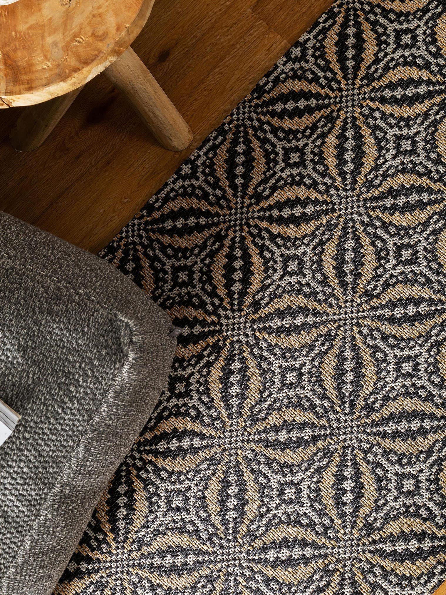 Teppich aus 100% Baumwolle in Schwarz mit bis 5 mm hohem Flor von benuta Nest