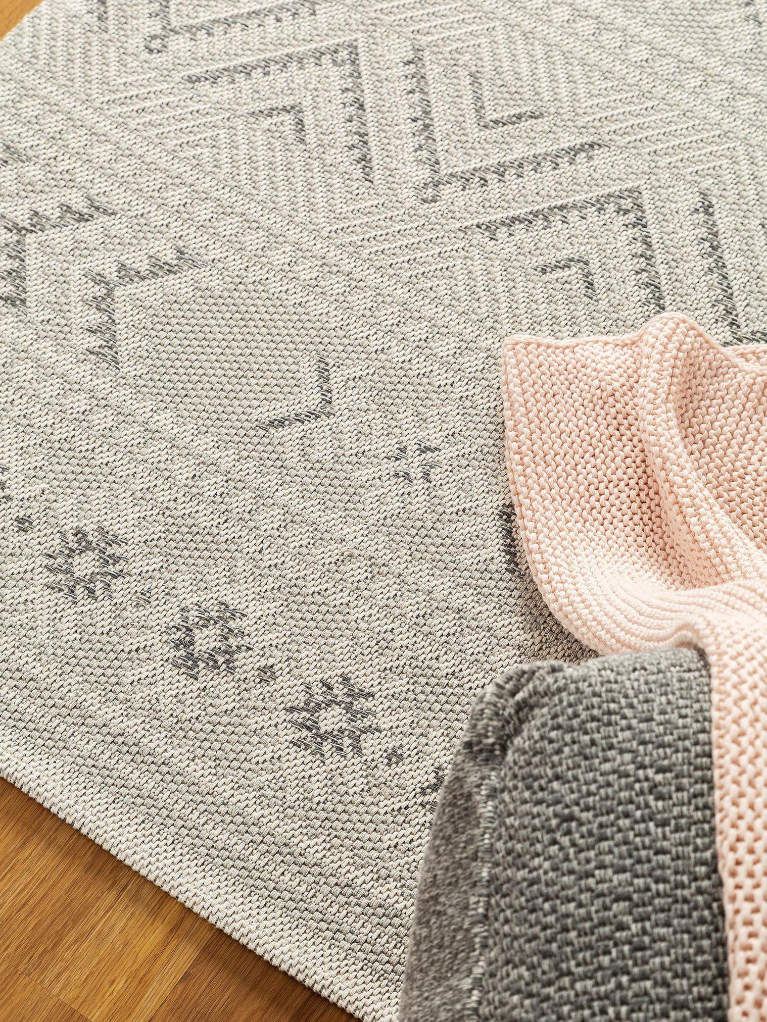 Teppich aus 100% Baumwolle in Grau mit bis 5 mm hohem Flor von benuta