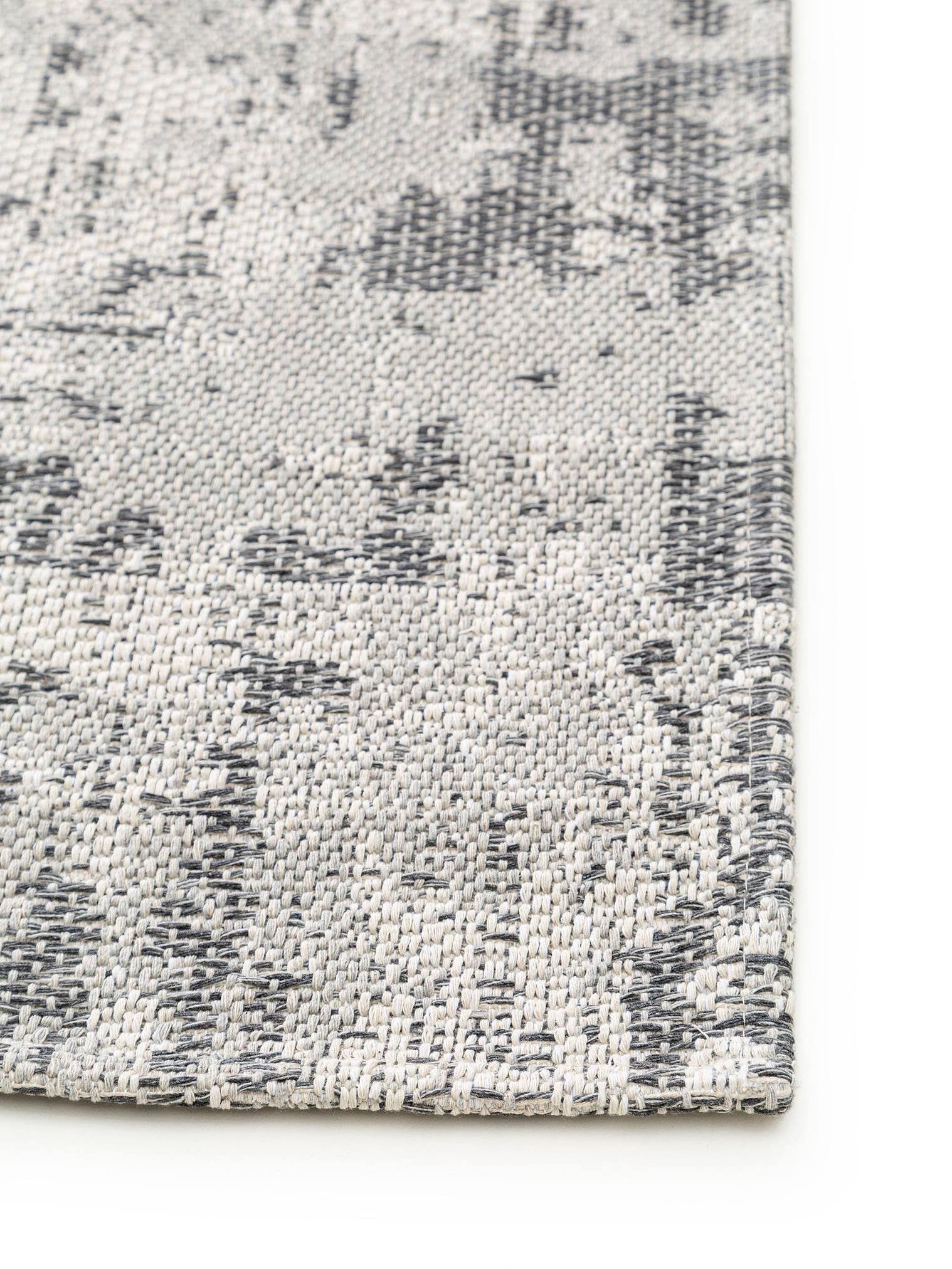 Teppich aus 100% Baumwolle in Grau mit bis 5 mm hohem Flor von benuta Nest