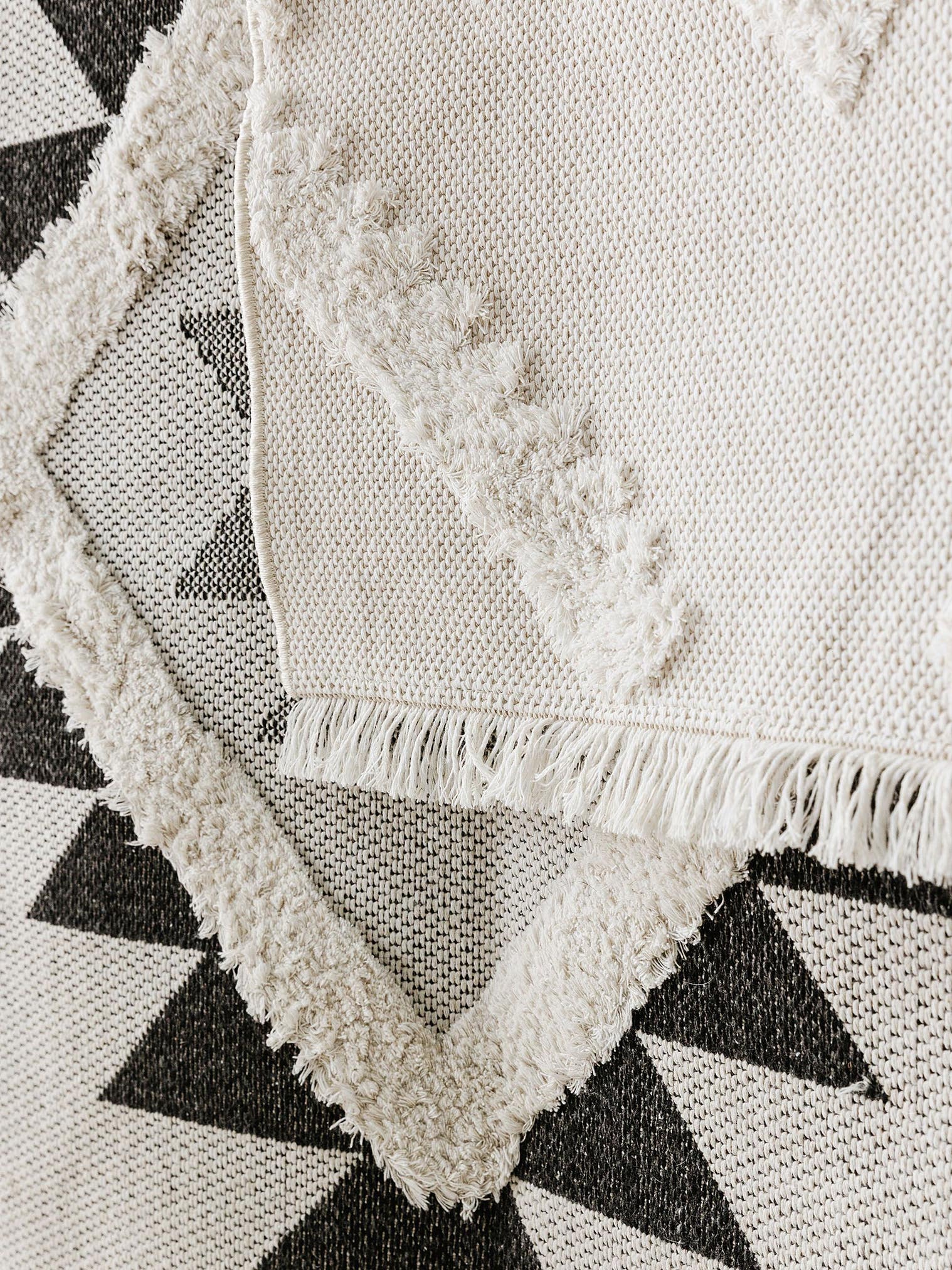 Teppich aus 100% Baumwolle in Beige mit 11 bis 20 mm hohem Flor von benuta Pop