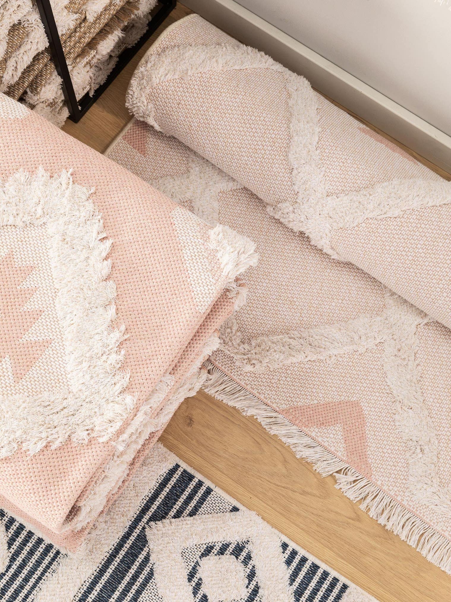 Matta av 100% Bomull i Beige med 11 - 20 mm hög lugg från benuta Pop