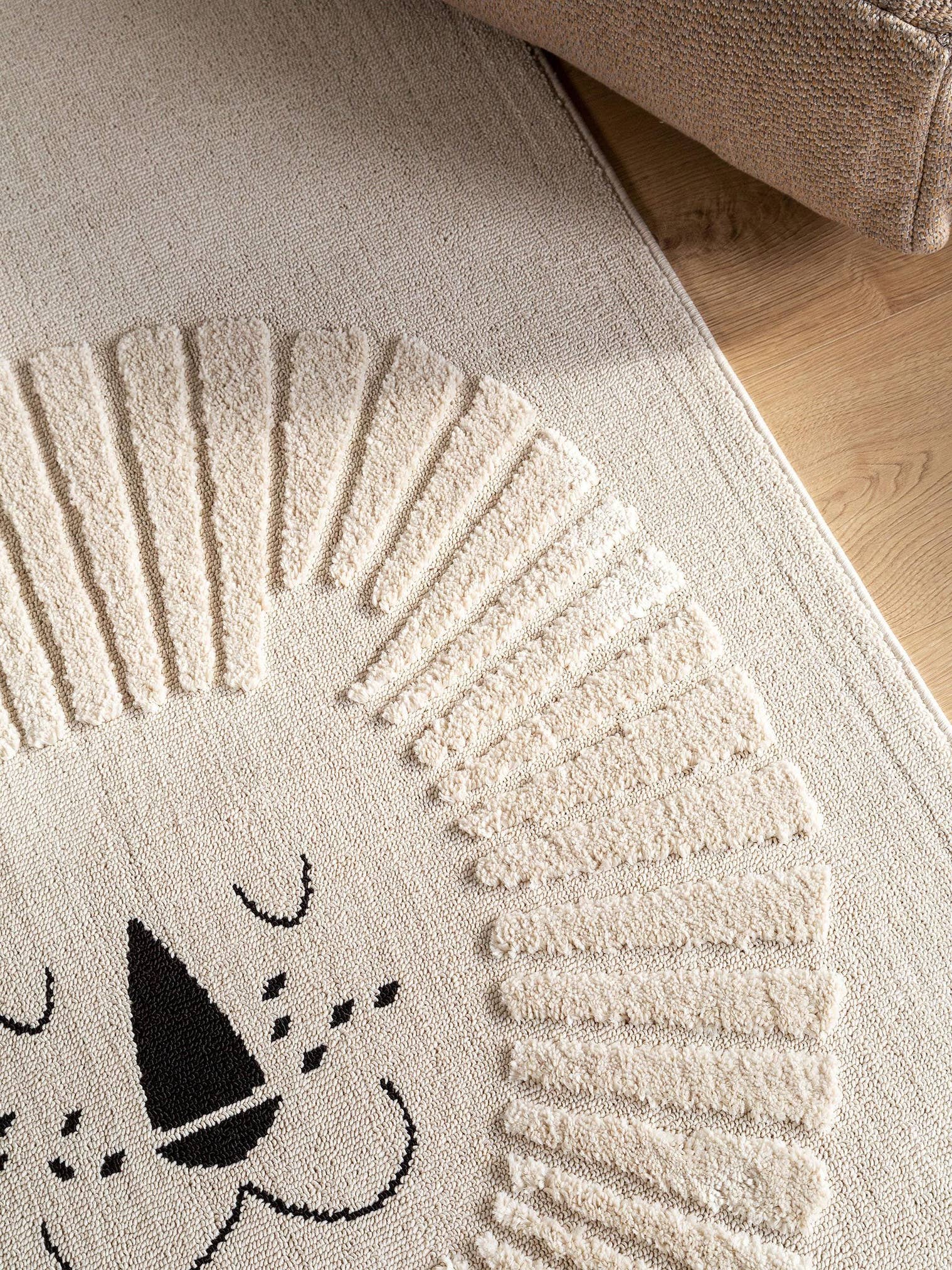 Teppich aus 100% Polyester in Beige mit 11 bis 20 mm hohem Flor von Lytte