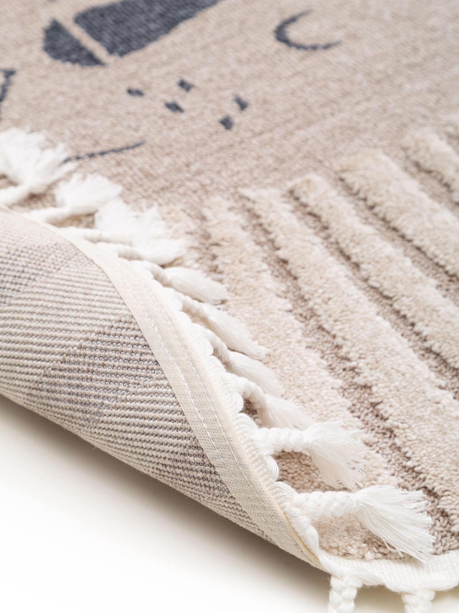 Tapijt van 100% Polyester in Beige met een 11 - 20 mm hoge pool van Lytte