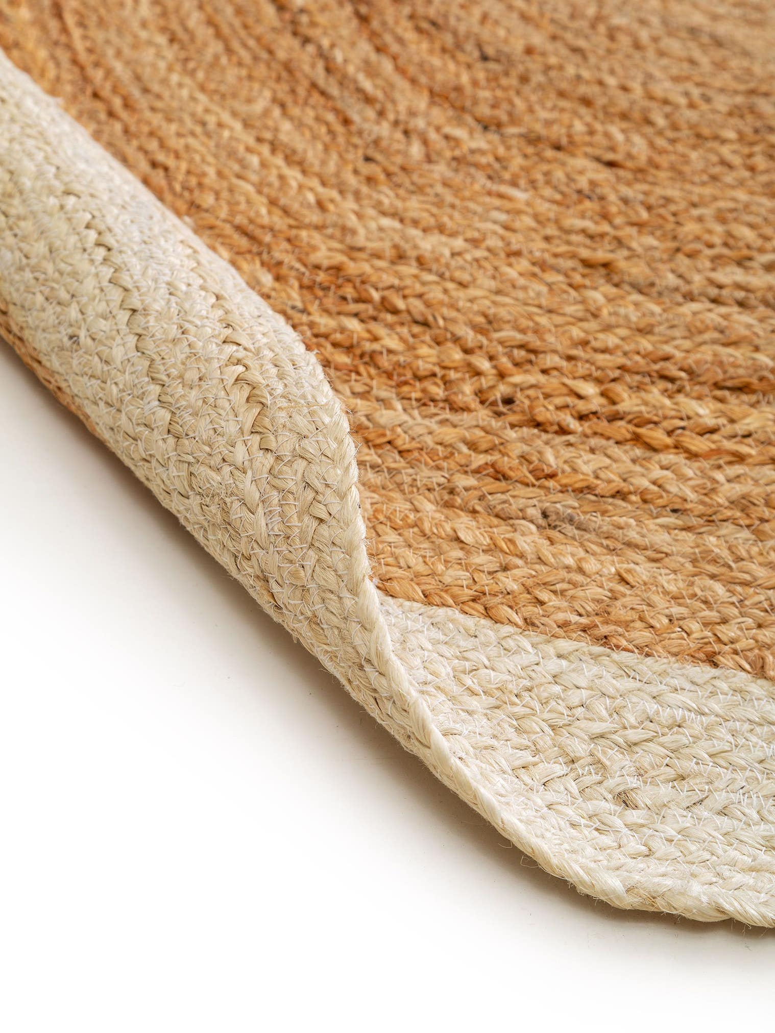 Teppich aus 100% Jute in Weiß mit bis 5 mm hohem Flor von benuta Pure