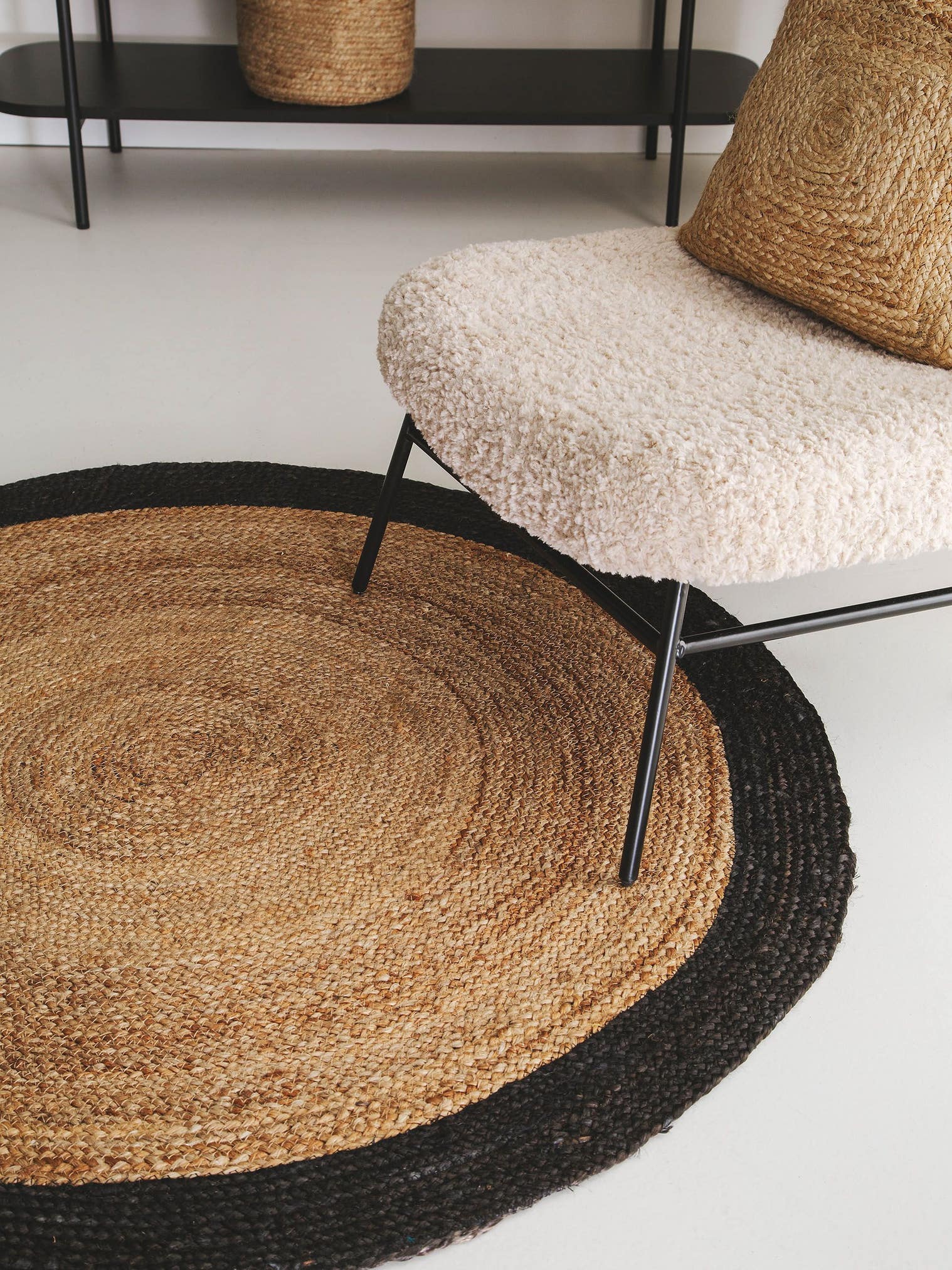 Teppich aus 100% Jute in Braun mit bis 5 mm hohem Flor von benuta Pure