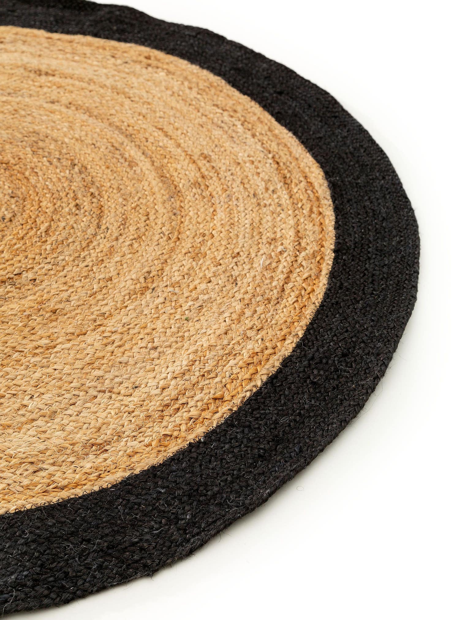 Teppich aus 100% Jute in Braun mit bis 5 mm hohem Flor von benuta Pure