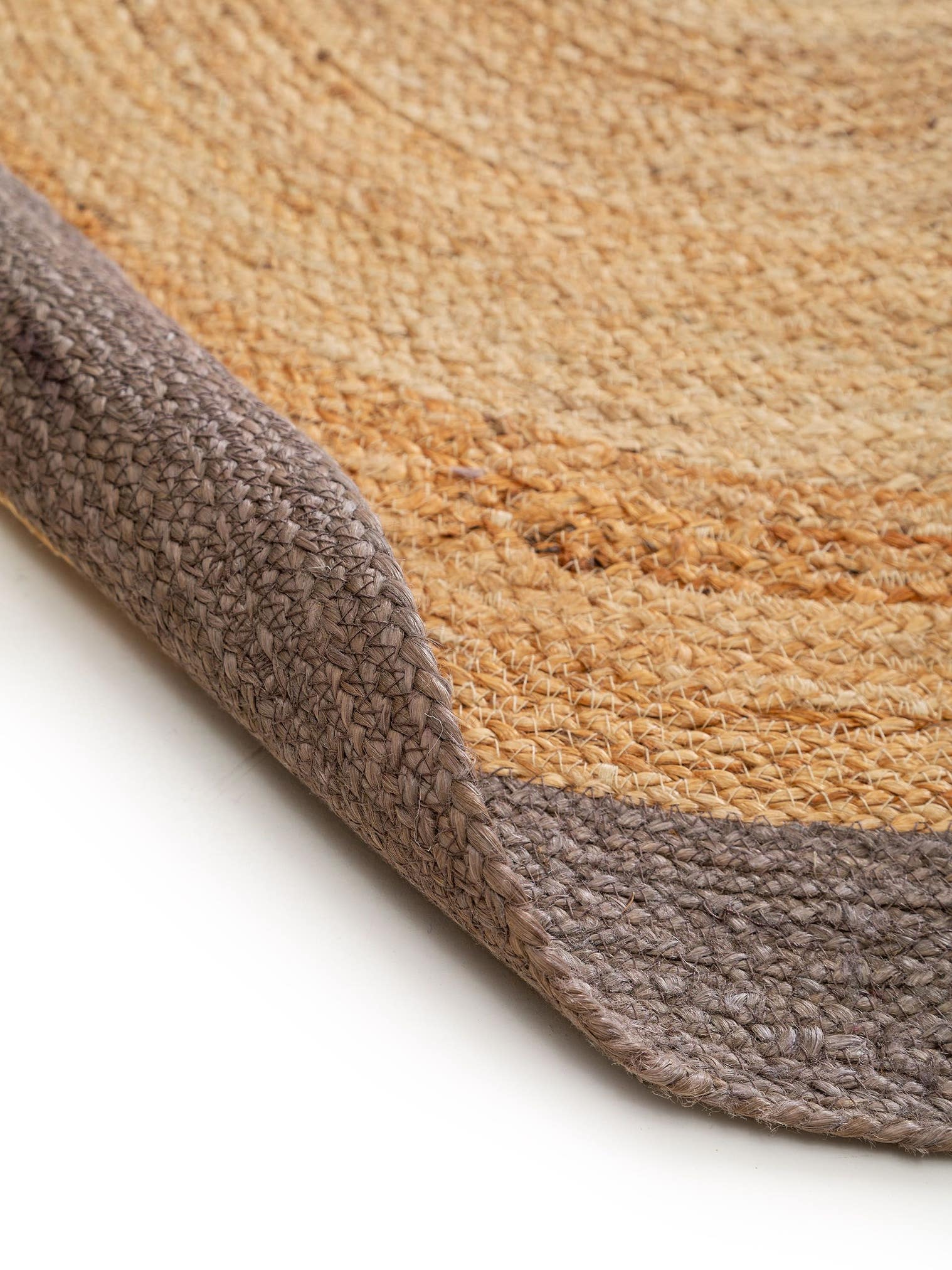 Teppich aus 100% Jute in Grau mit bis 5 mm hohem Flor von benuta Pure
