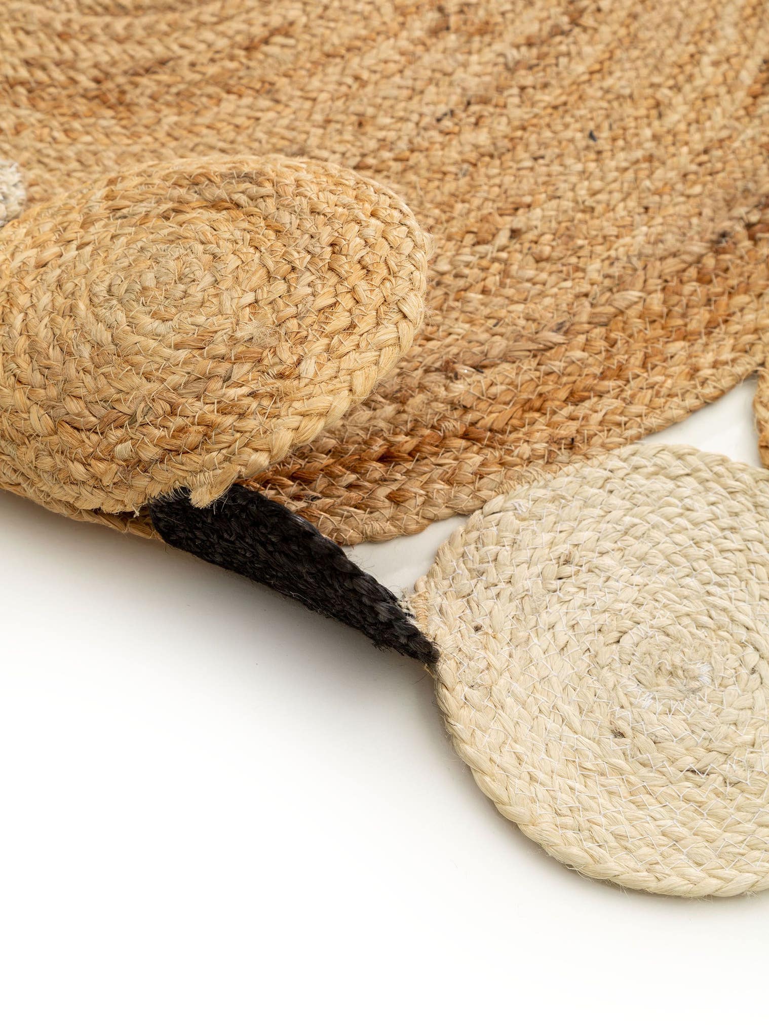 Tapijt van 100% Jute in Bruin met een 1- 5 mm hoge pool van benuta Pure
