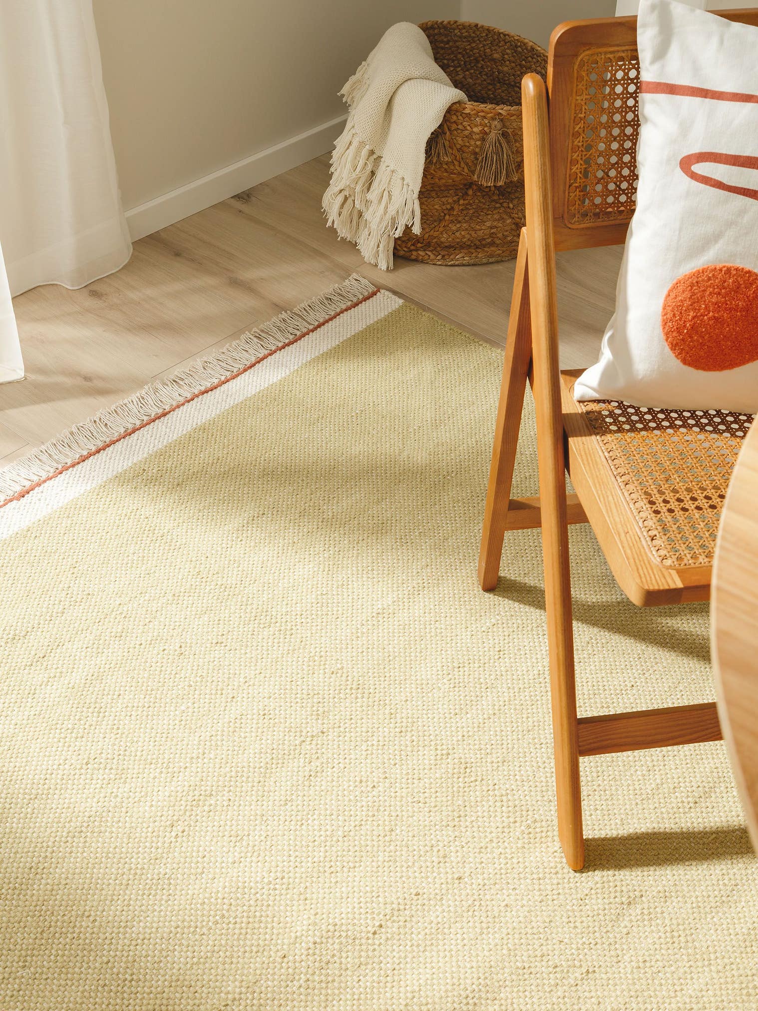 Alfombra de 60% Lana, 40% Algodón en Verde con un pelo de {{Placeholder_Pile Height}} de altura de benuta Pop