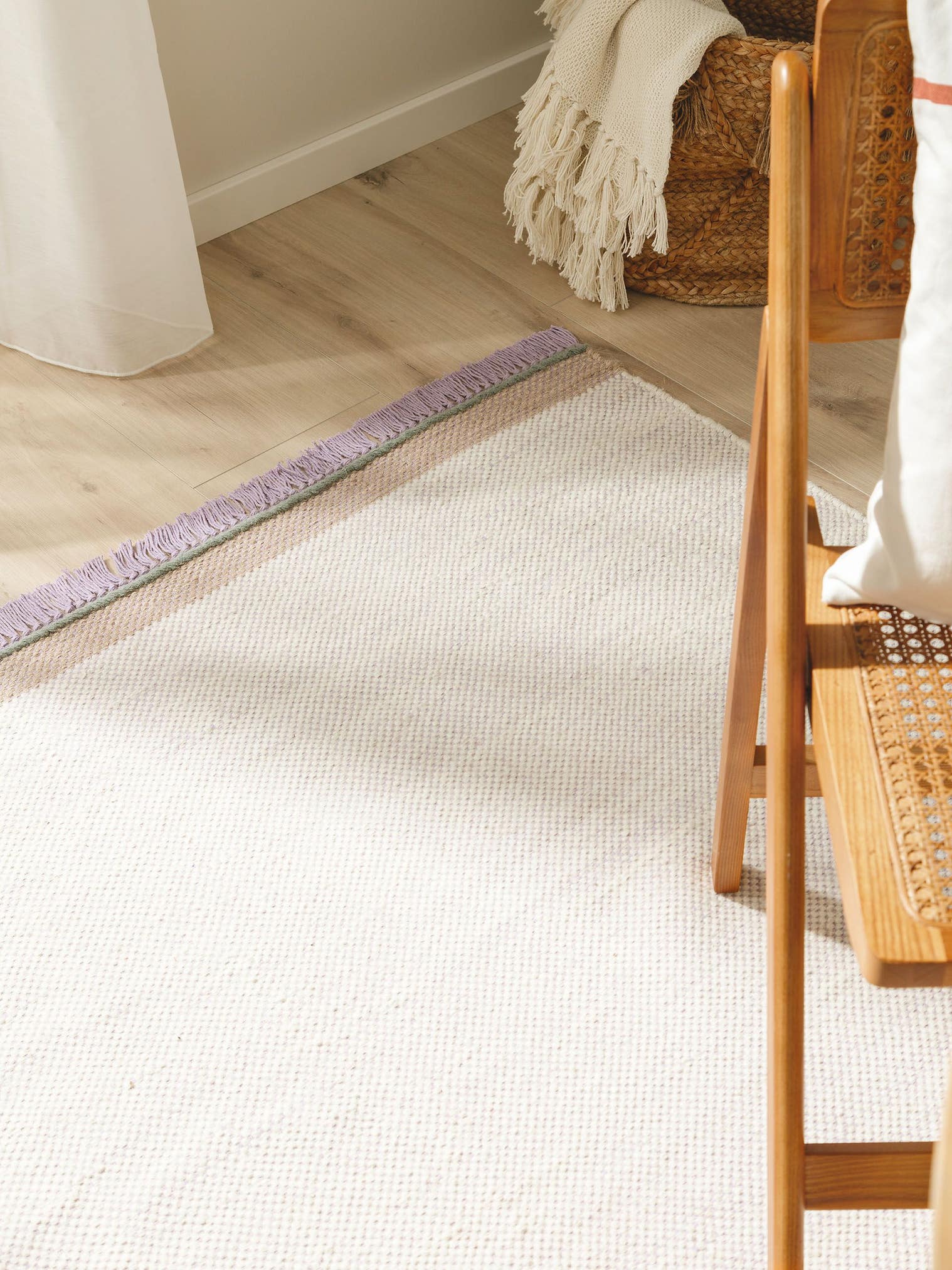 Tappeto di 60% Lana, 40% Cotone in Viola con pelo alto 1- 5 mm da benuta Pop