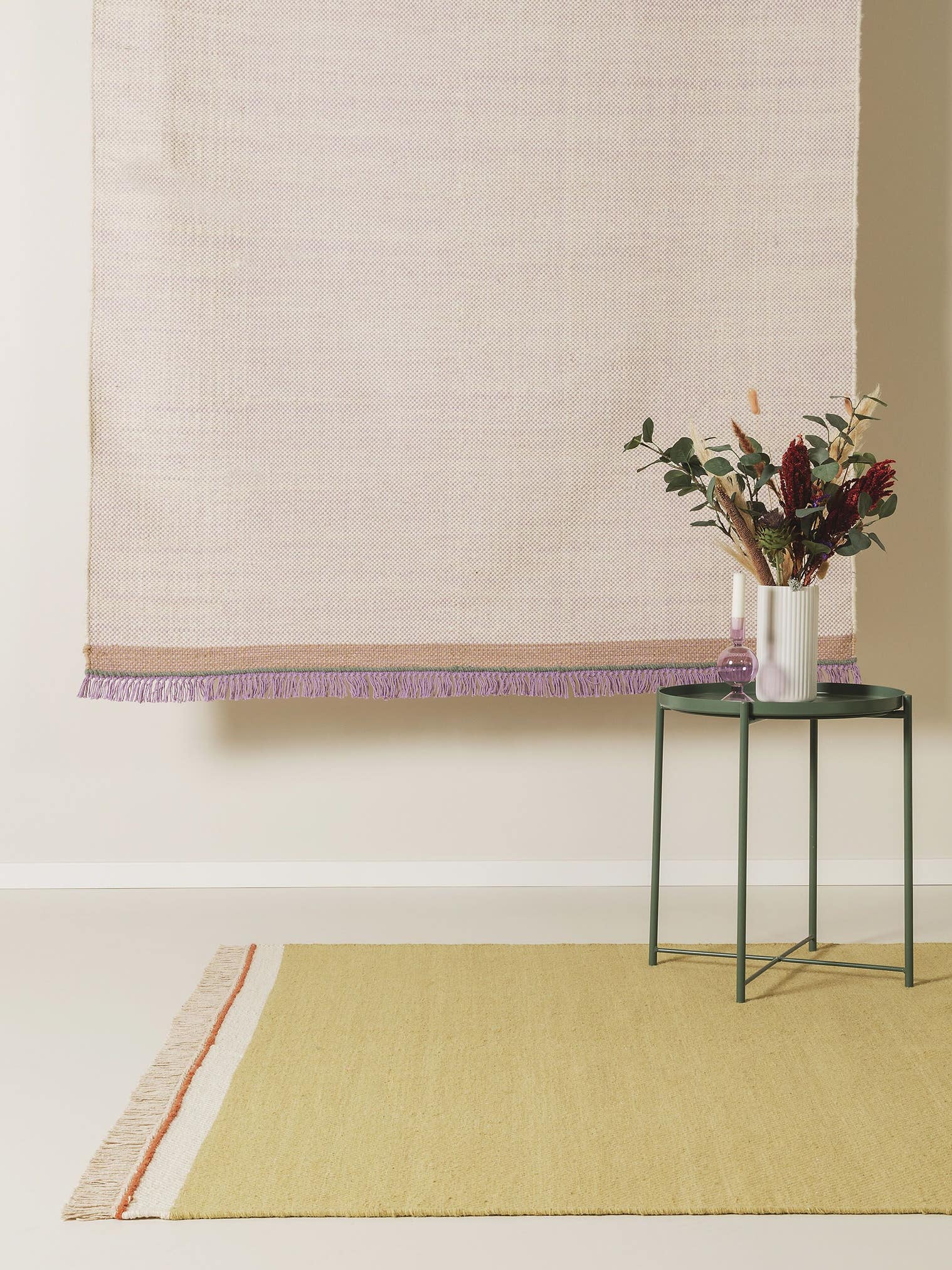 Tappeto di 60% Lana, 40% Cotone in Viola con pelo alto 1- 5 mm da benuta Pop
