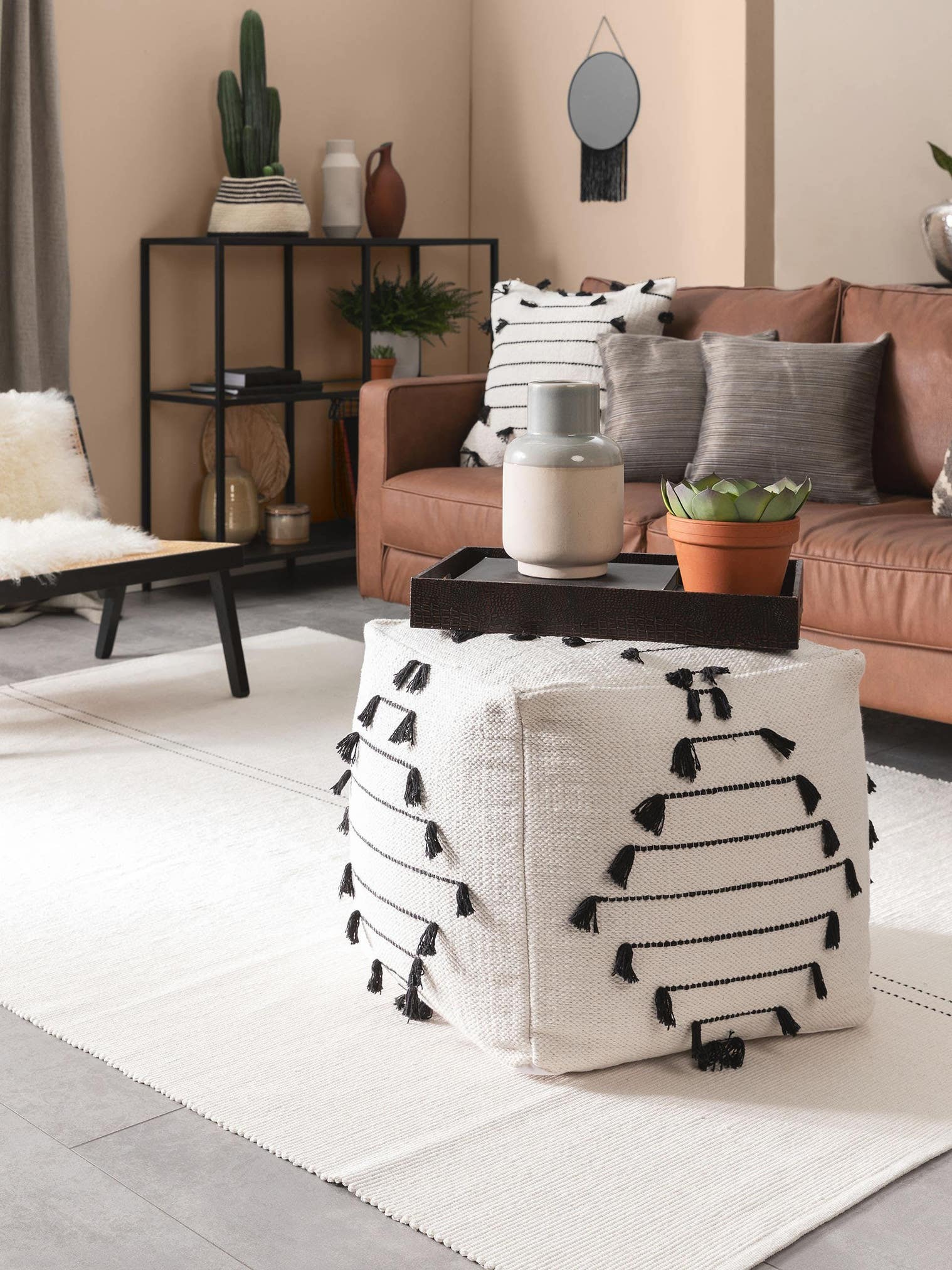 Poef Bo Ivory in Berber-ontwerp van 100% Katoen door benuta Pop