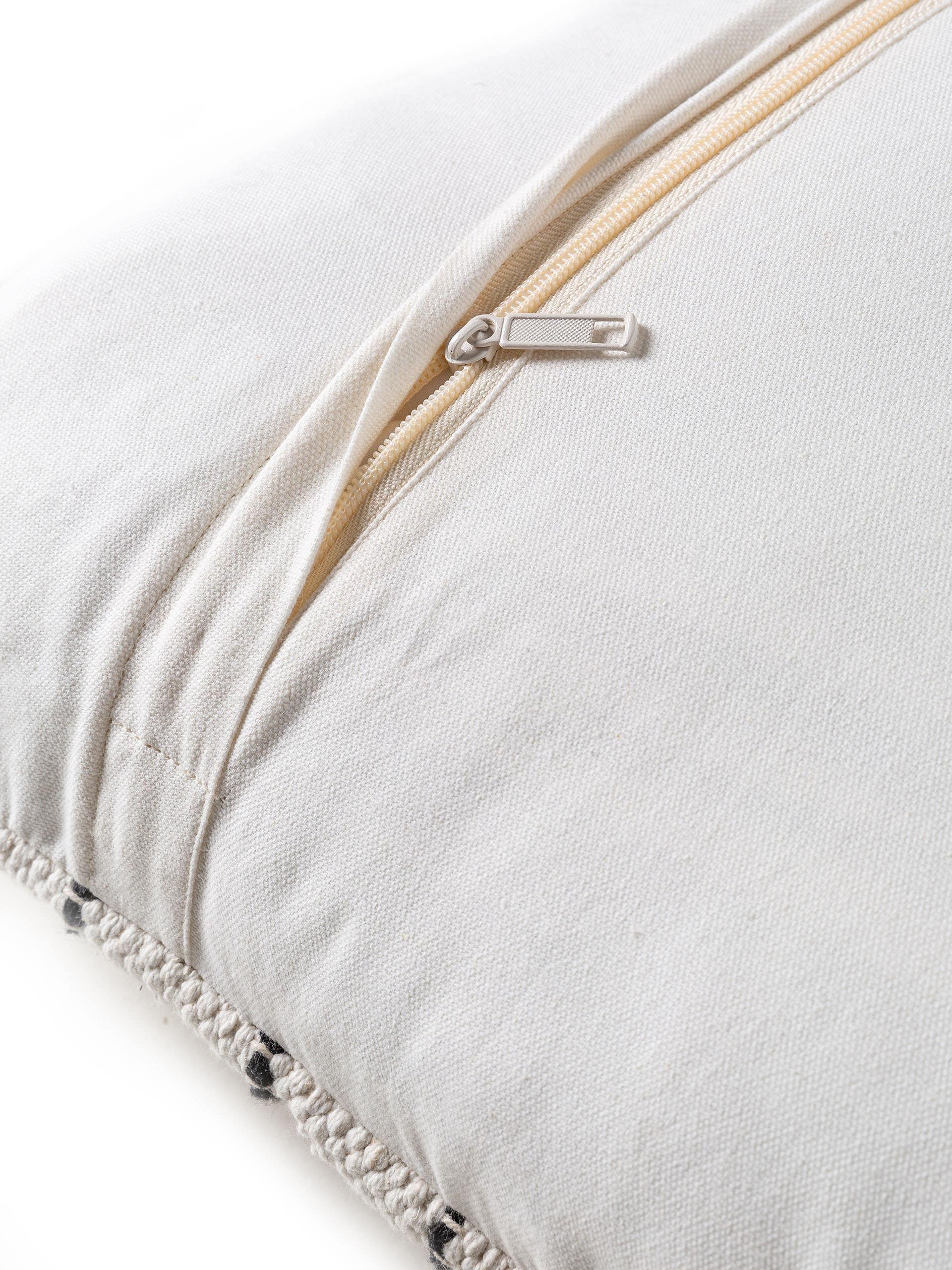 Cushion Cover Bo Ivory in Geometric design made of 100% Cotton by benuta Pop