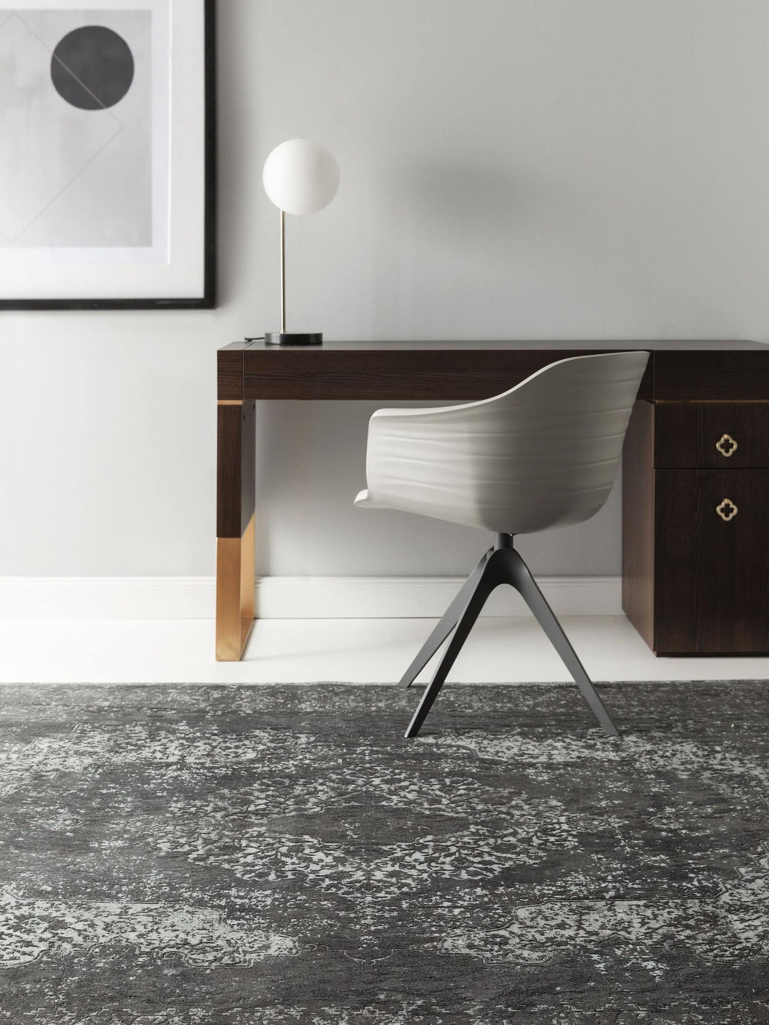Teppich aus 80% Viskose, 20% Polyacryl in Grau mit 6 bis 10 mm hohem Flor von benuta