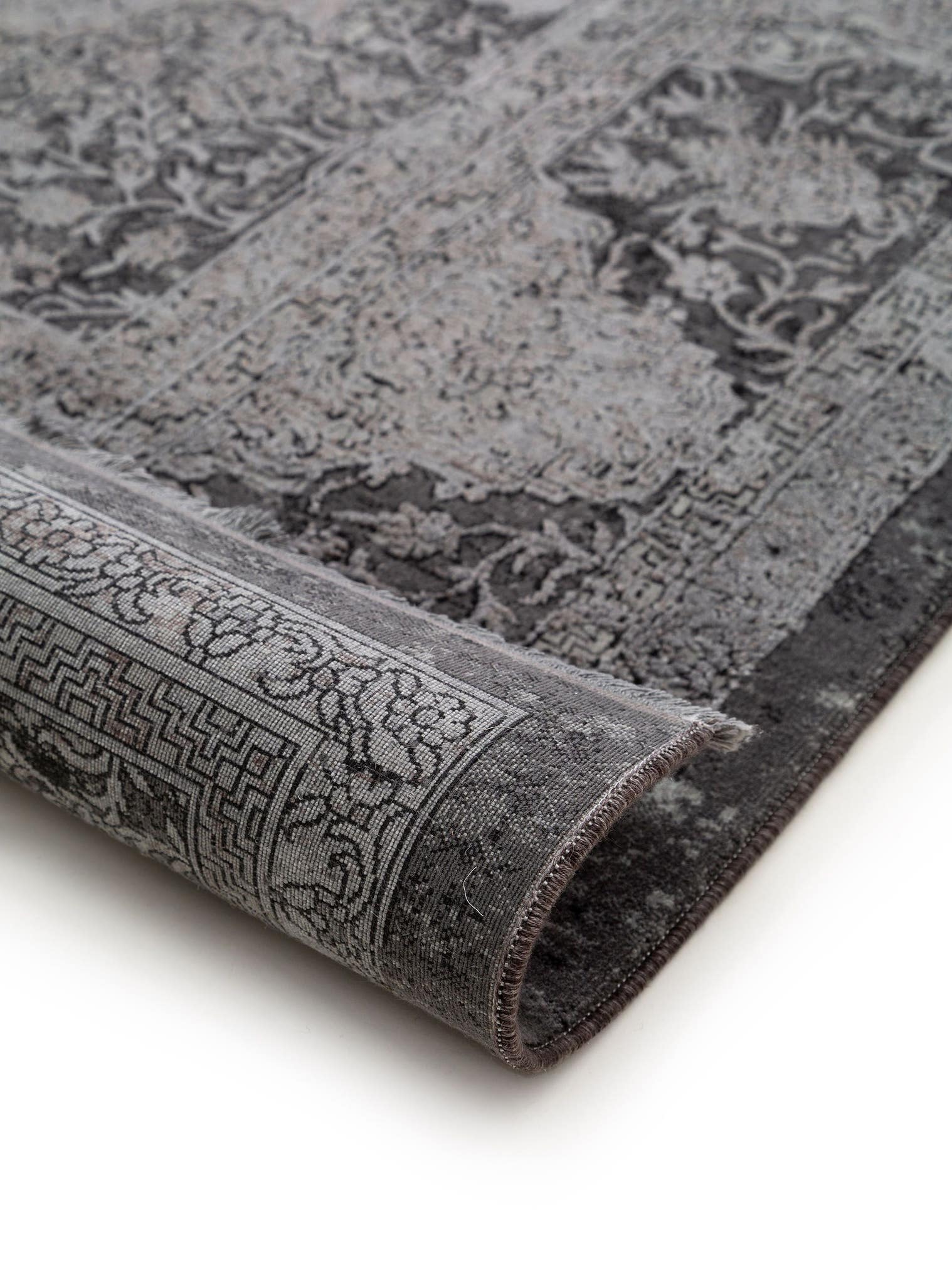 Teppich aus 80% Viskose, 20% Polyacryl in Grau mit 6 bis 10 mm hohem Flor von benuta