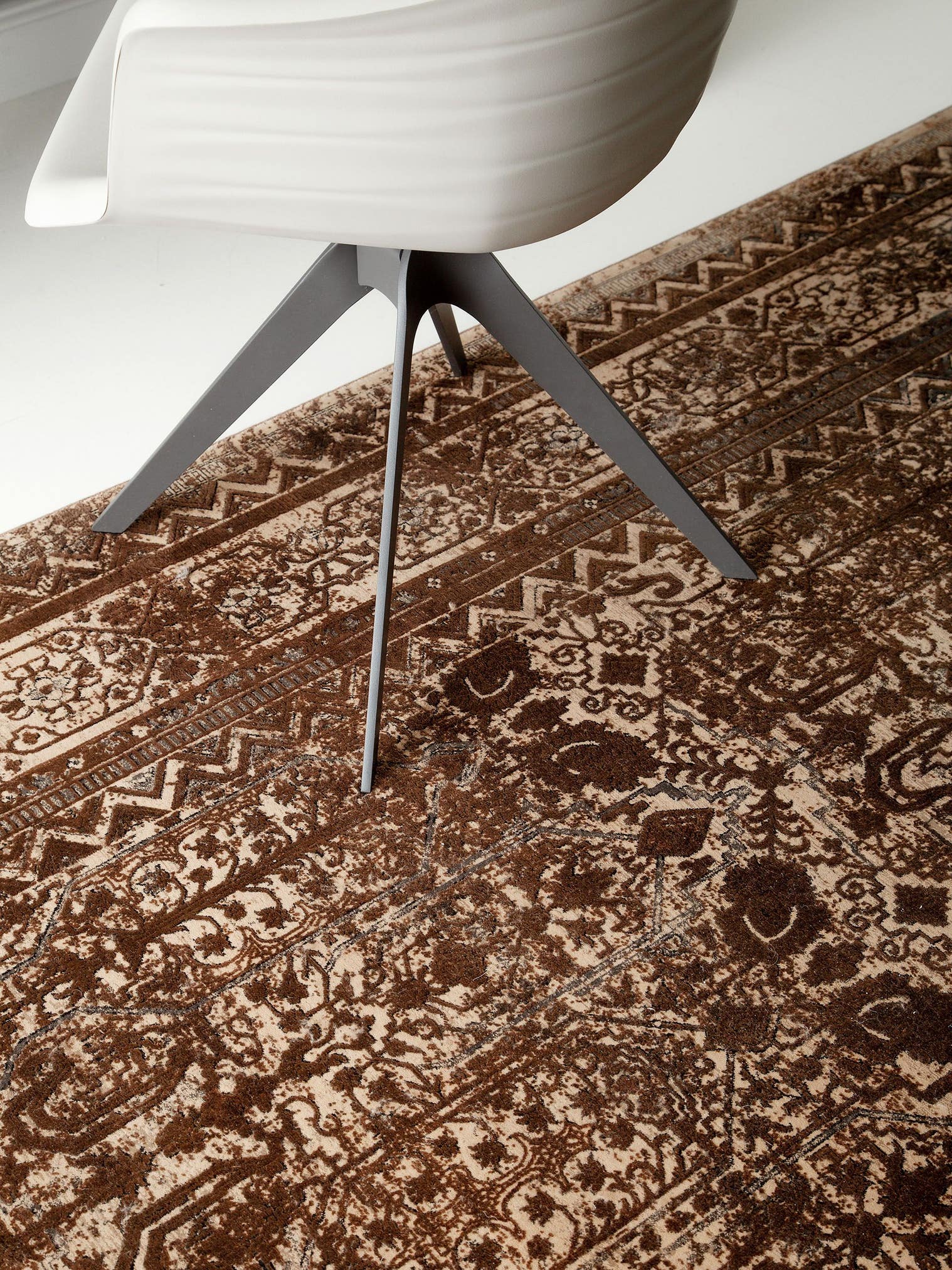 Teppich aus 80% Viskose, 20% Polyacryl in Gelb mit 6 bis 10 mm hohem Flor von benuta