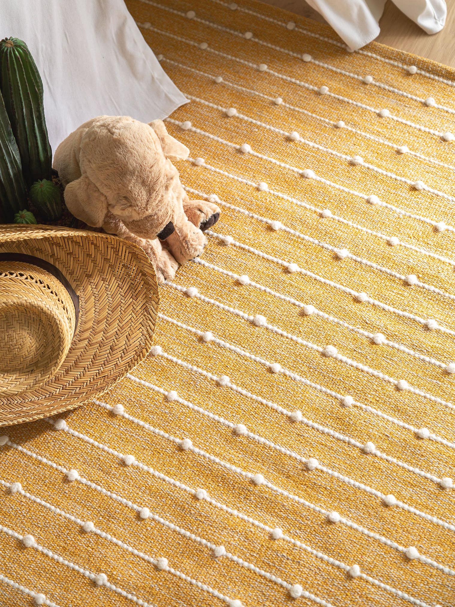 Tappeto di 80% cotton, 20% wool in Giallo con pelo alto 1- 5 mm da Lytte