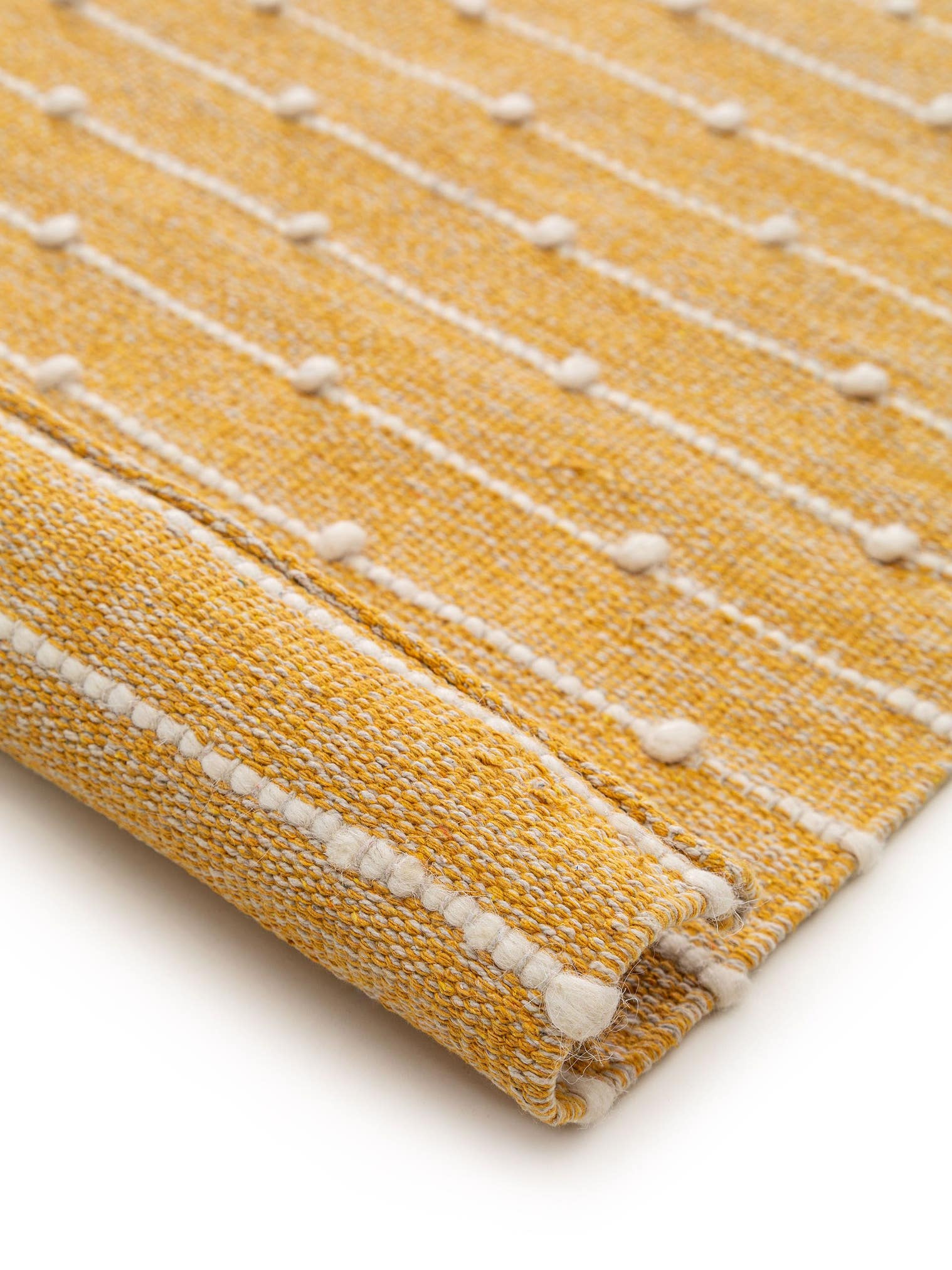 Tappeto di 80% cotton, 20% wool in Giallo con pelo alto 1- 5 mm da Lytte