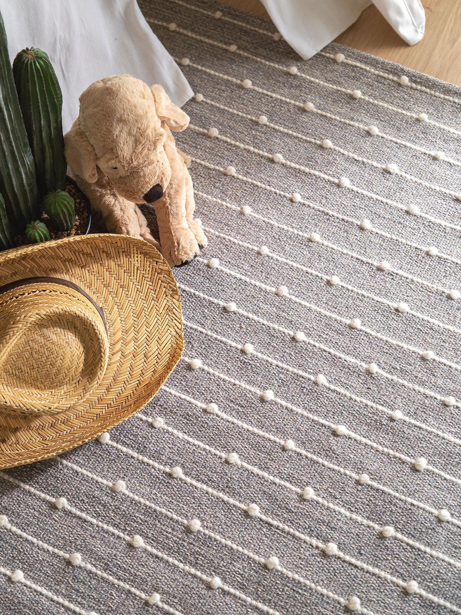 Alfombra de 80% cotton, 20% wool en Gris con un pelo de {{Placeholder_Pile Height}} de altura de Lytte