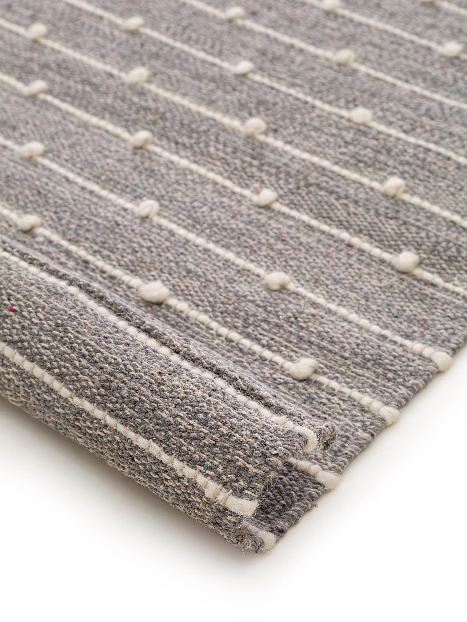 Alfombra de 80% cotton, 20% wool en Gris con un pelo de {{Placeholder_Pile Height}} de altura de Lytte
