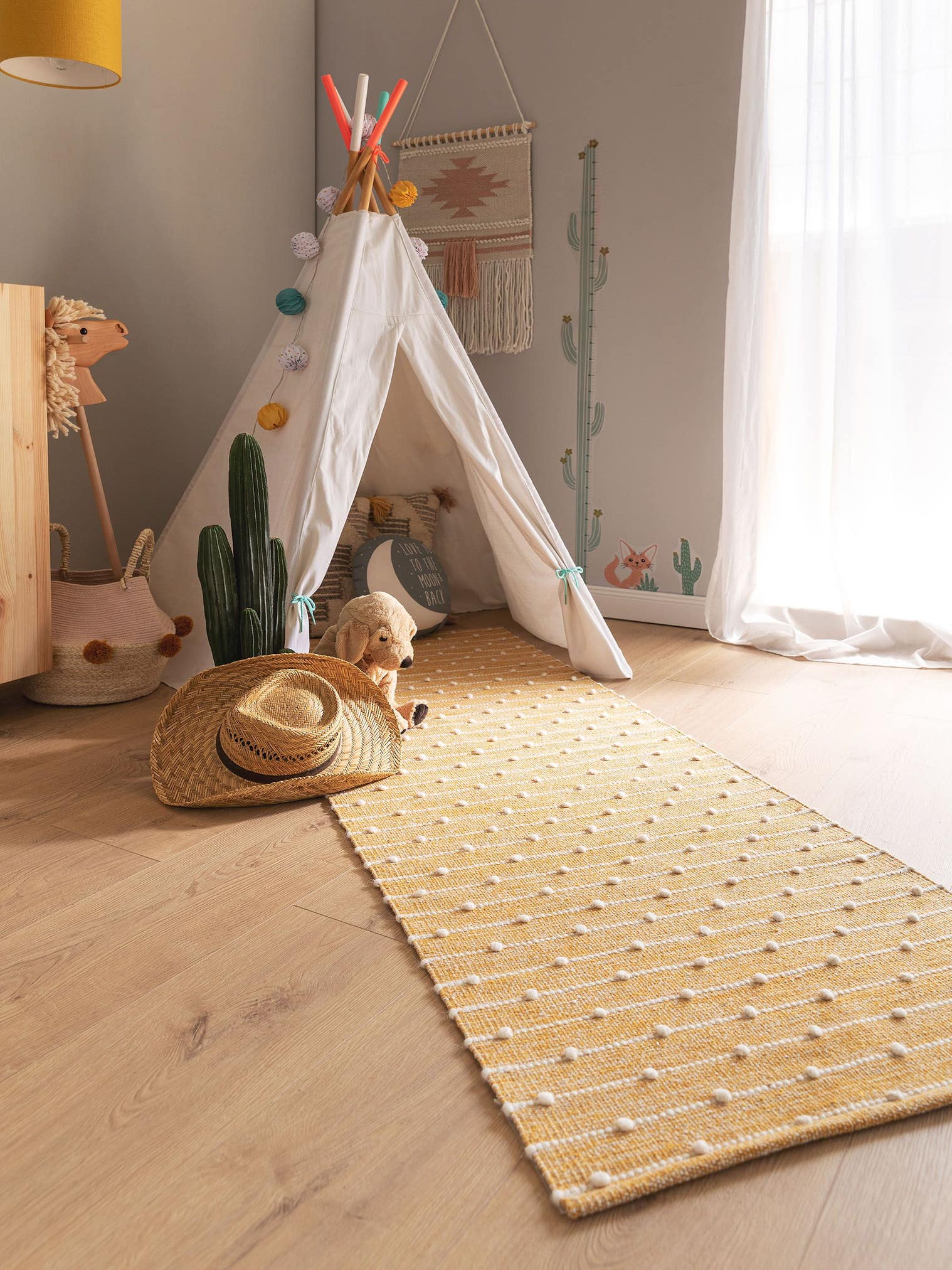 Tapijt van 80% cotton, 20% wool in Geel met een 1- 5 mm hoge pool van Lytte
