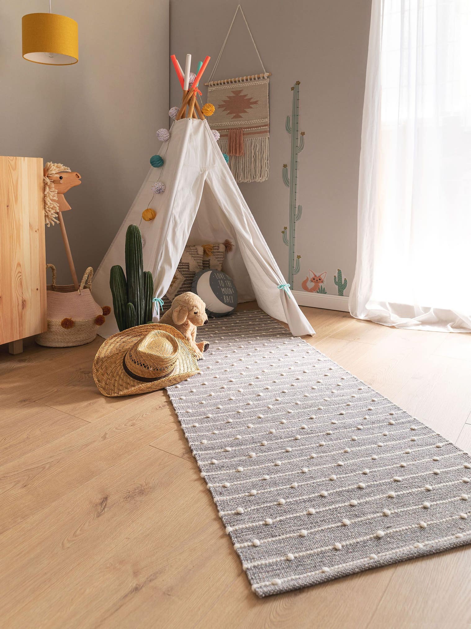 Teppich aus 80% Baumwolle, 20% Wolle in Grau mit bis 5 mm hohem Flor von Lytte