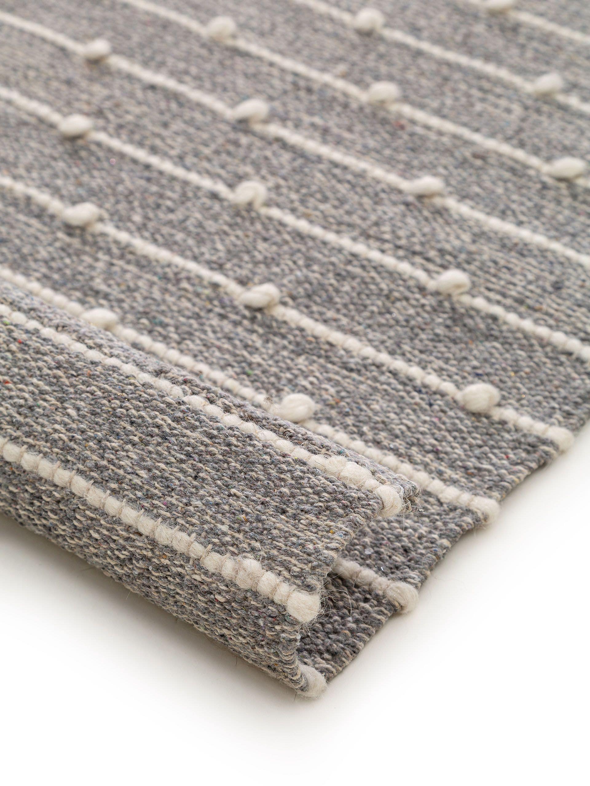 Rug made of 80% cotton, 20% wool in Grey with a 1- 5 mm high pile by Lytte