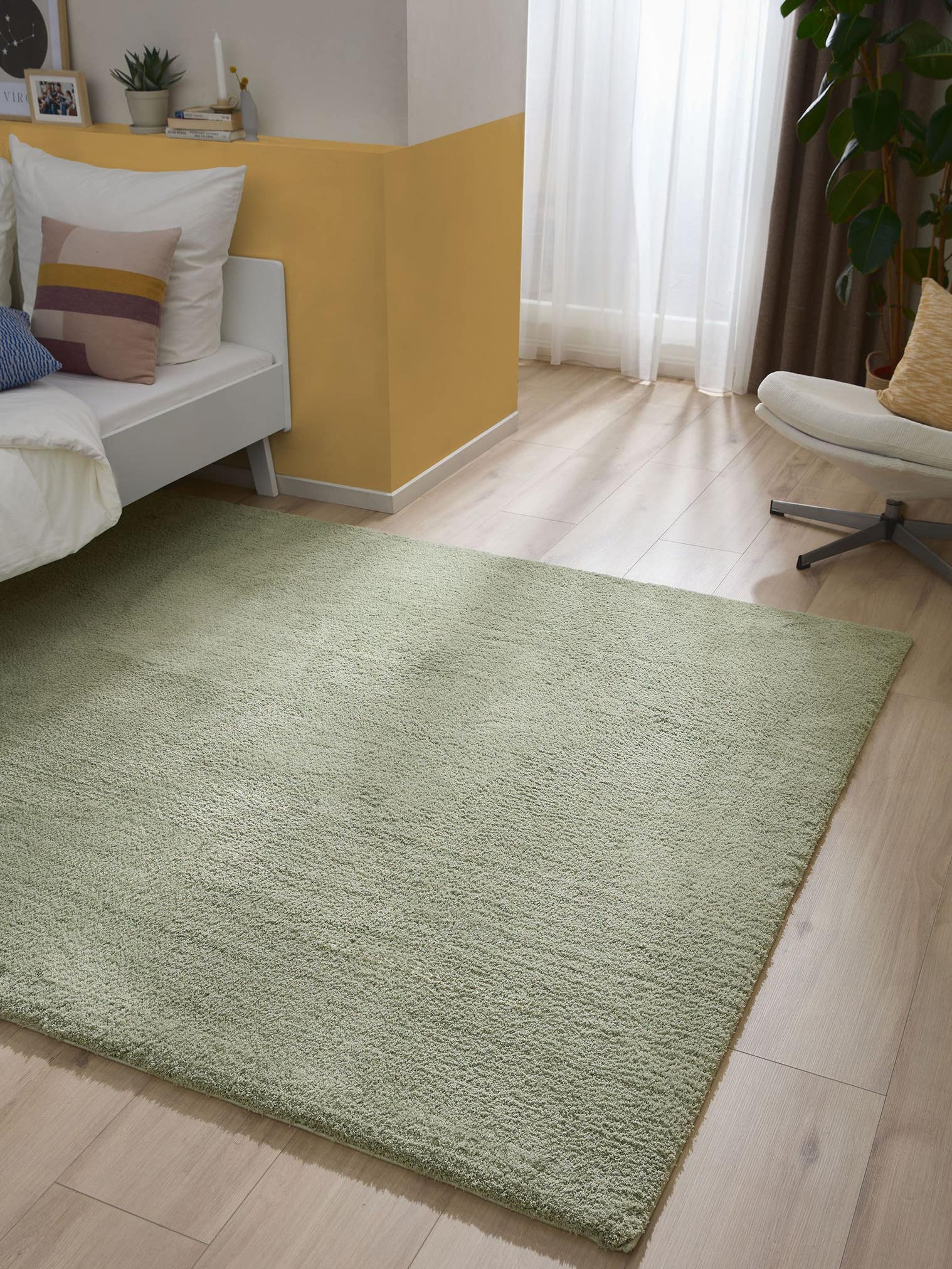 Matta av 100% Polyester (microfiber) i Grön med 21 - 30 mm hög lugg från benuta Nest