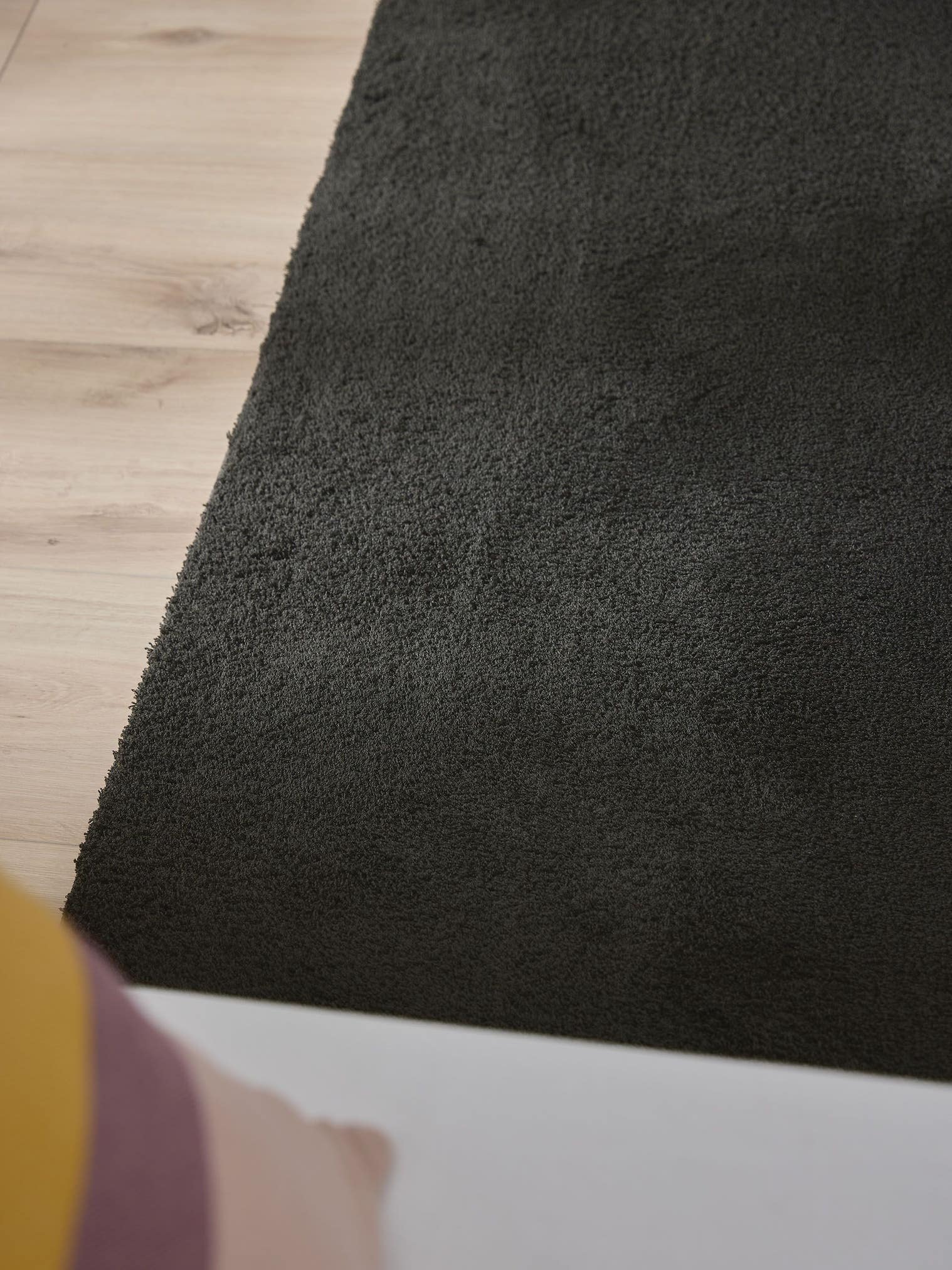 Tapis en 100% Polyester en Noir avec une pile de 31 - 40 mm de hauteur de benuta Nest