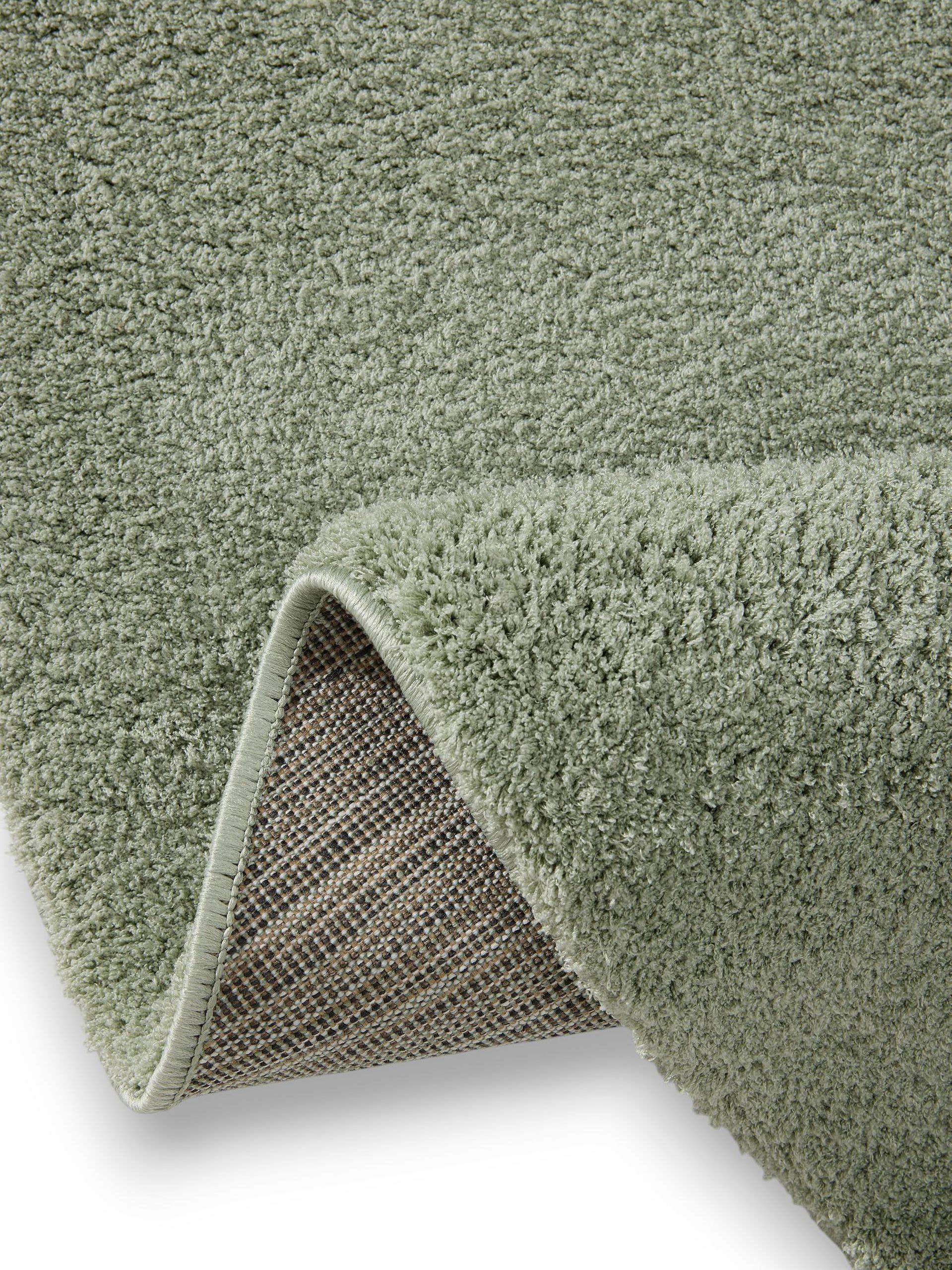 Rug made of 100% Polyester (Microfiber) in Green with a 21 - 30 mm high pile by benuta Nest