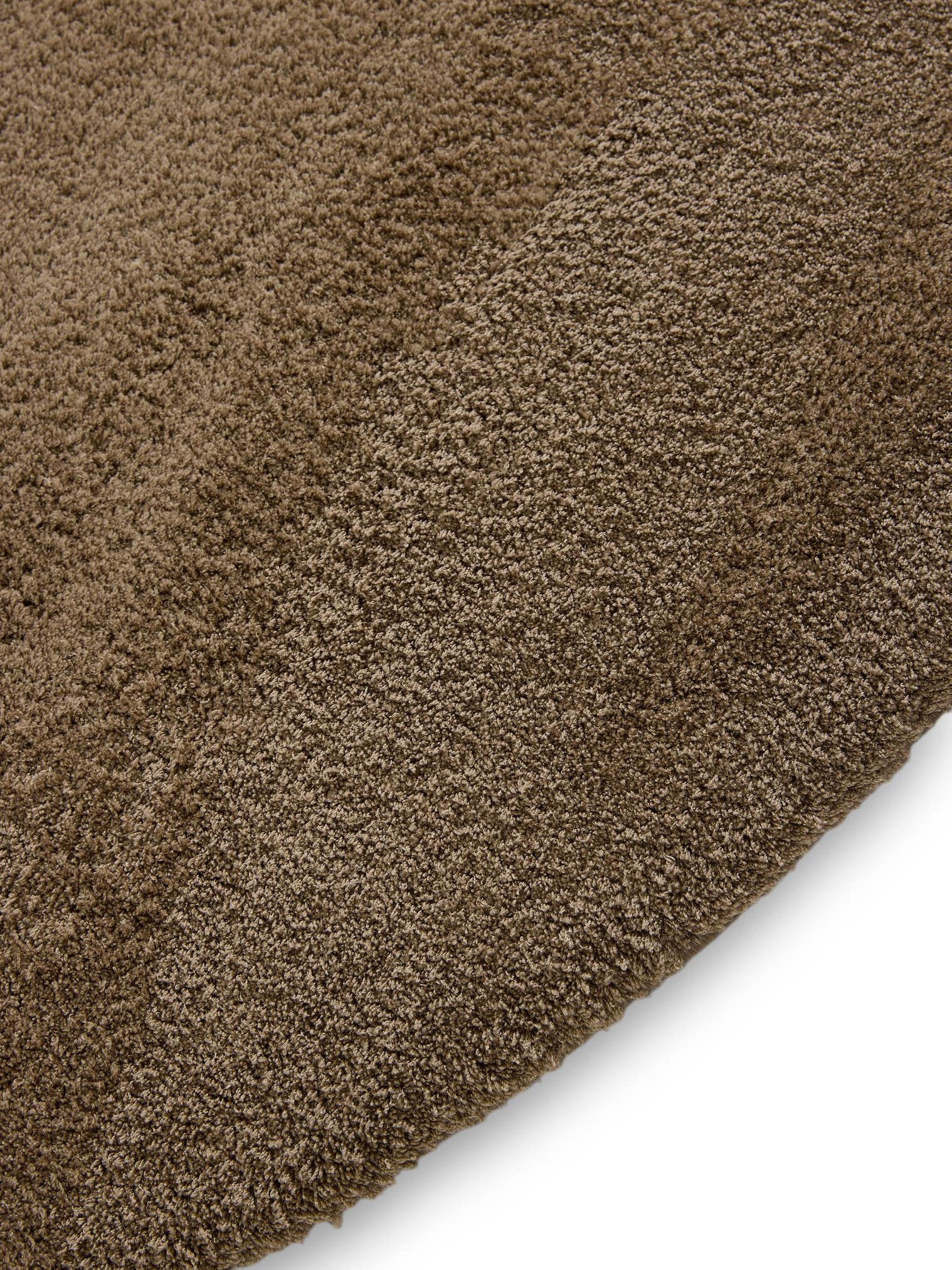Teppich aus 100% Polyester (Mikrofaser) in Beige mit 21 bis 30 mm hohem Flor von benuta Nest