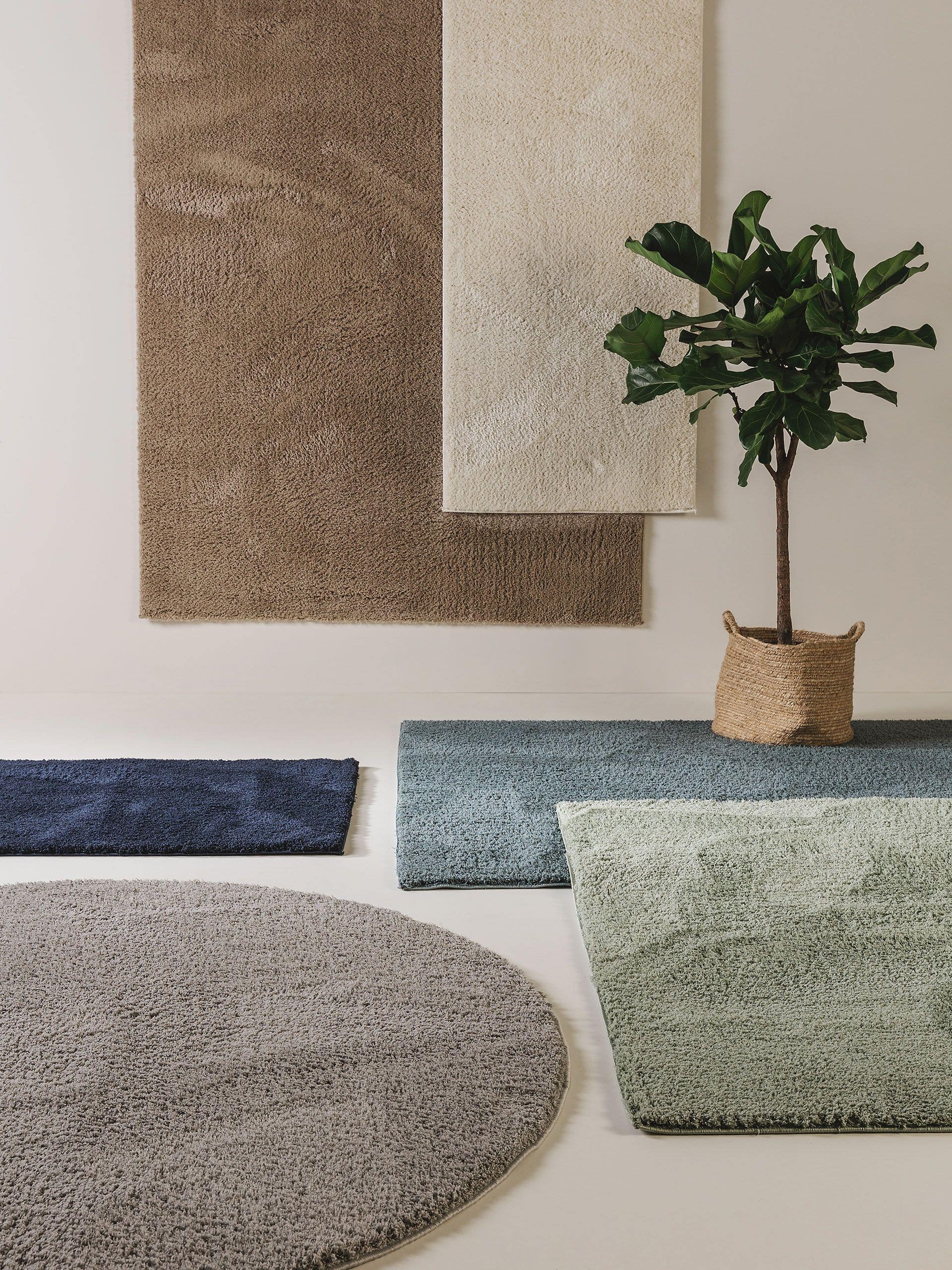 Rug made of 100% Polyester (Microfiber) in Grey with a 21 - 30 mm high pile by benuta Nest