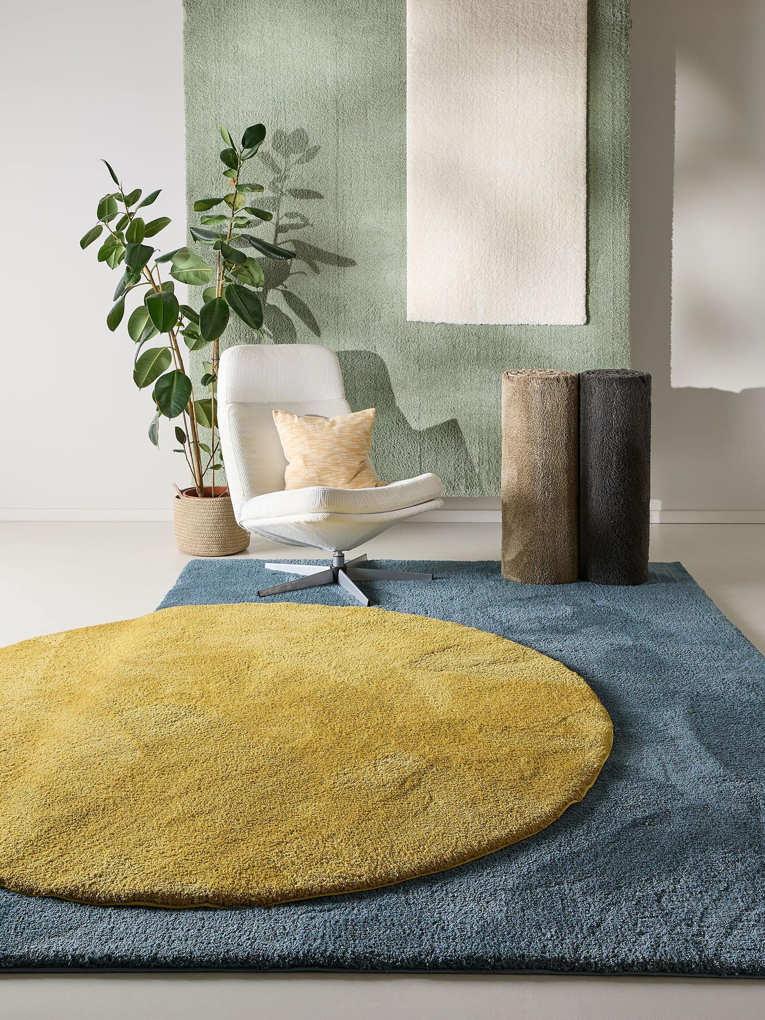Teppich aus 100% Polyester (Mikrofaser) in Weiß mit 21 bis 30 mm hohem Flor von benuta Nest