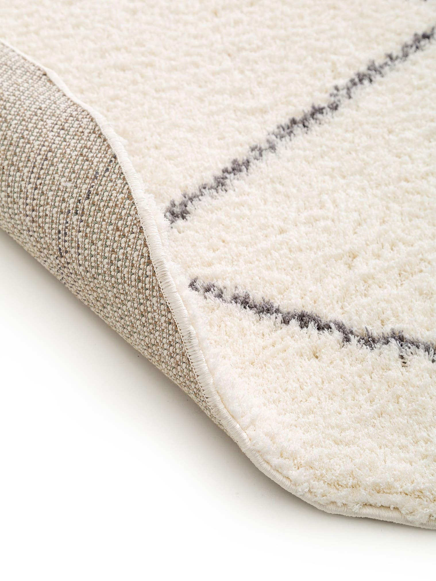 Teppich aus 100% Polyester (Mikrofaser) in Beige mit 21 bis 30 mm hohem Flor von benuta Nest