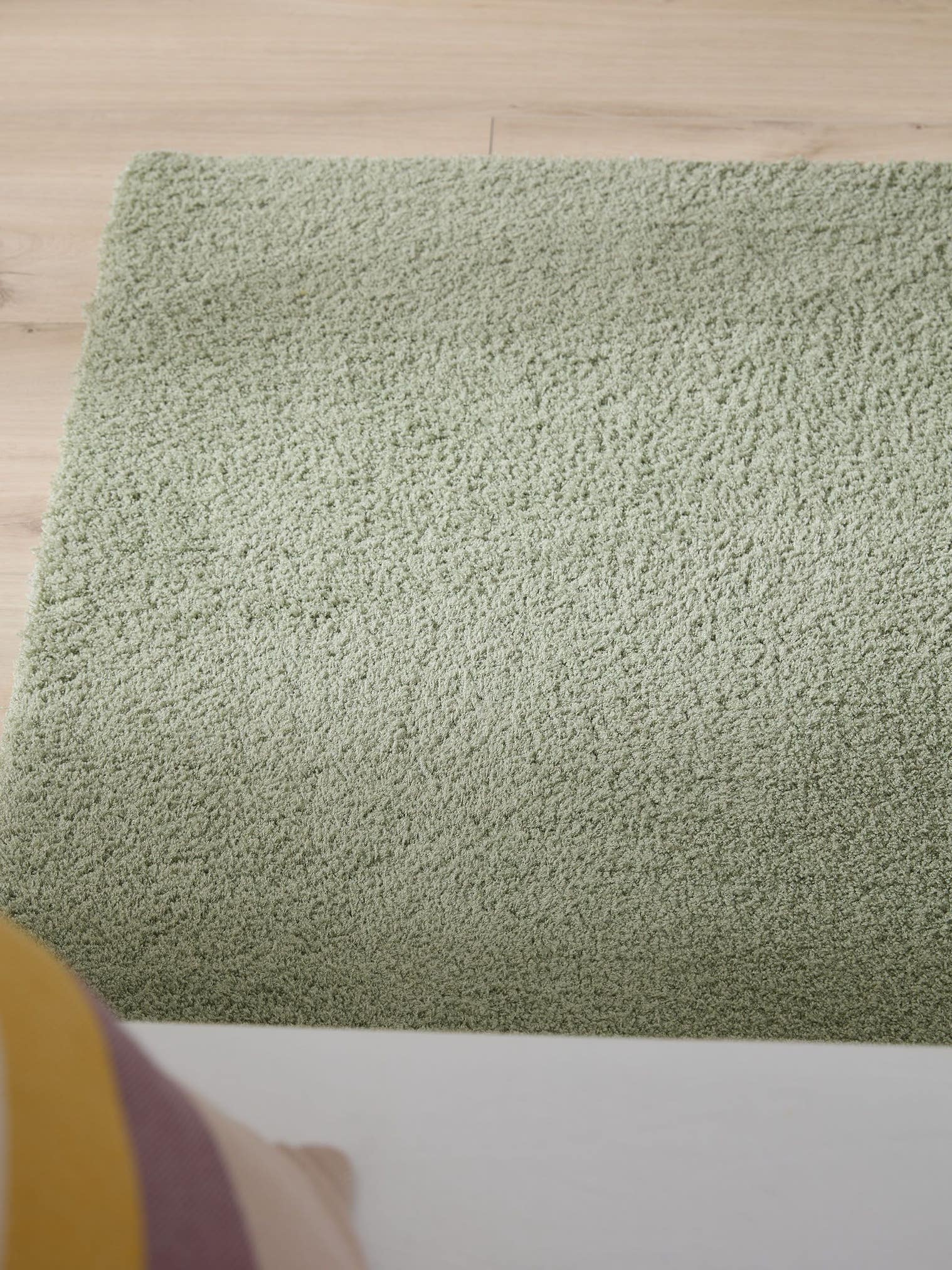 Rug made of 100% Polyester (Microfiber) in Green with a 21 - 30 mm high pile by benuta Nest