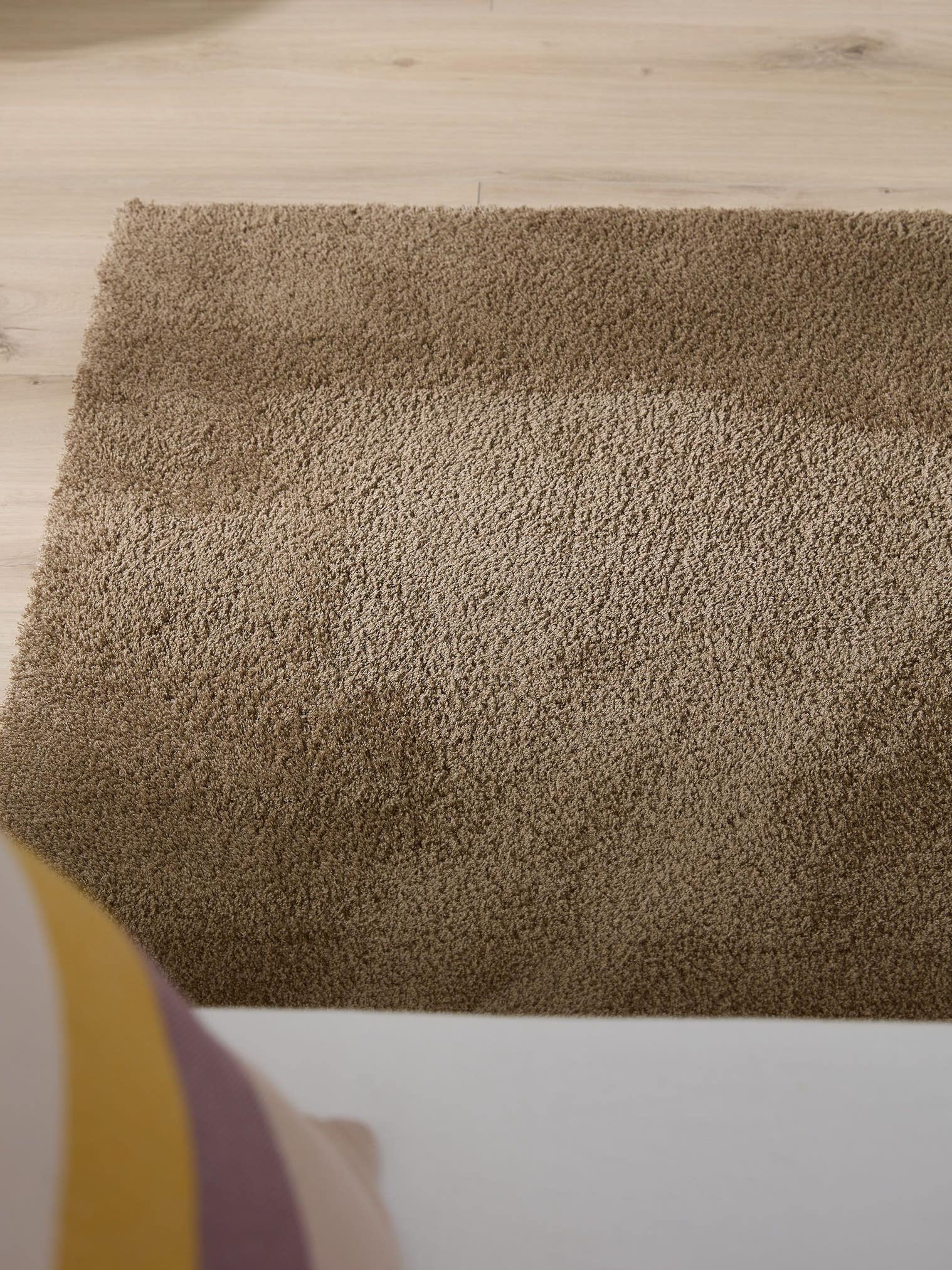 Rug made of 100% Polyester (Microfiber) in Beige with a 21 - 30 mm high pile by benuta Nest
