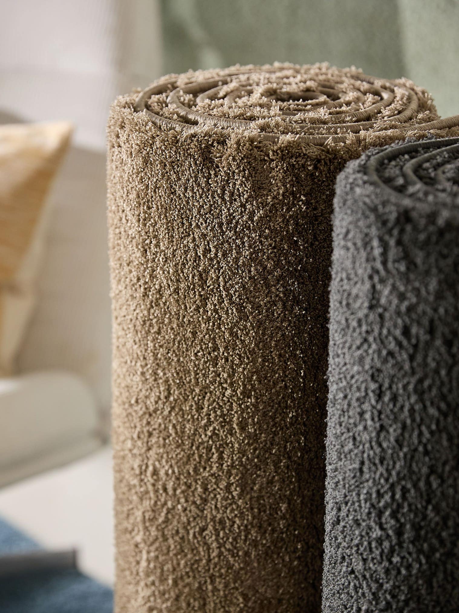 Rug made of 100% Polyester (Microfiber) in Beige with a 21 - 30 mm high pile by benuta Nest
