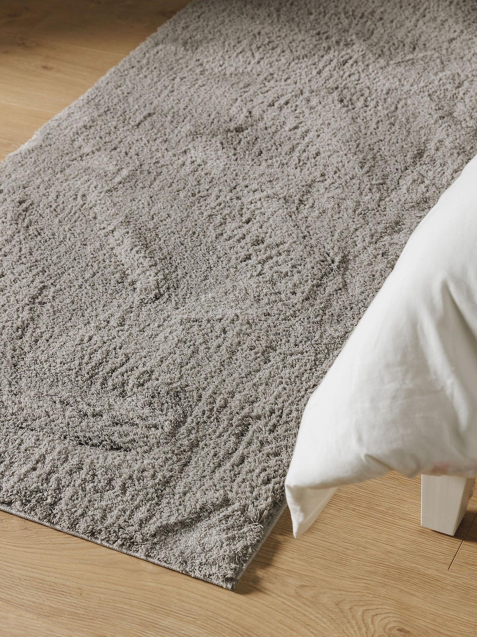 Rug made of 100% Polyester (Microfiber) in Grey with a 21 - 30 mm high pile by benuta Nest
