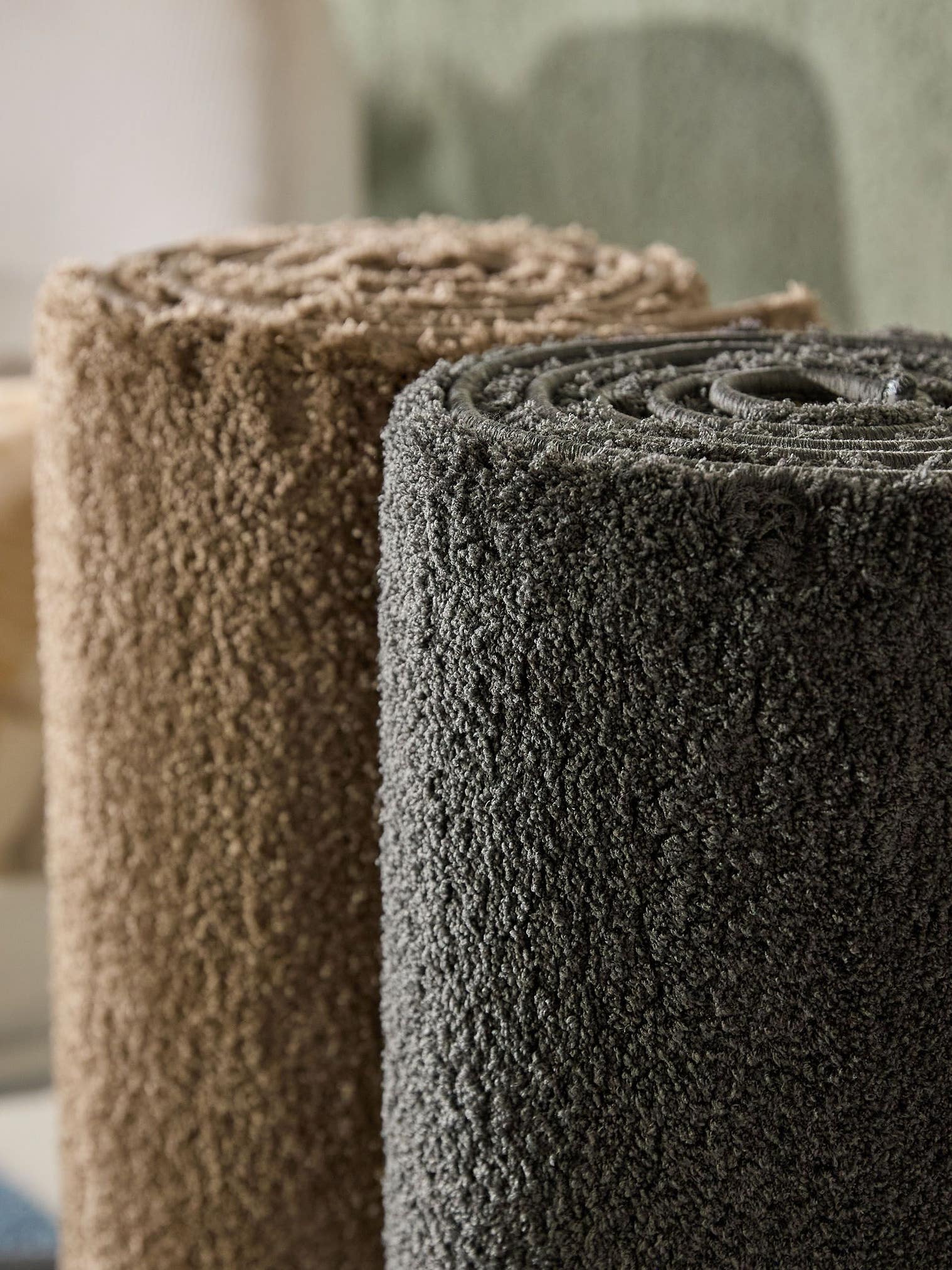 Rug made of 100% Polyester in Black with a 31 - 40 mm high pile by benuta Nest