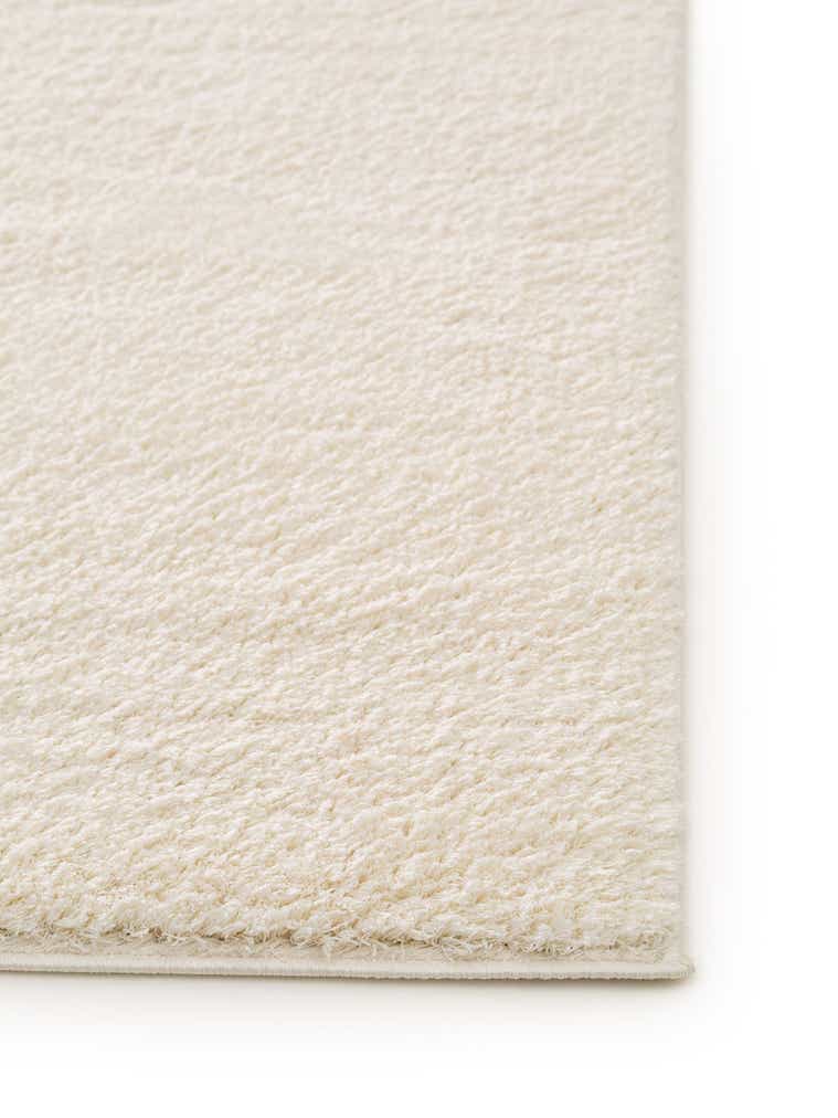 Rug made of 100% Polyester (Microfiber) in White with a 21 - 30 mm high pile by benuta Nest