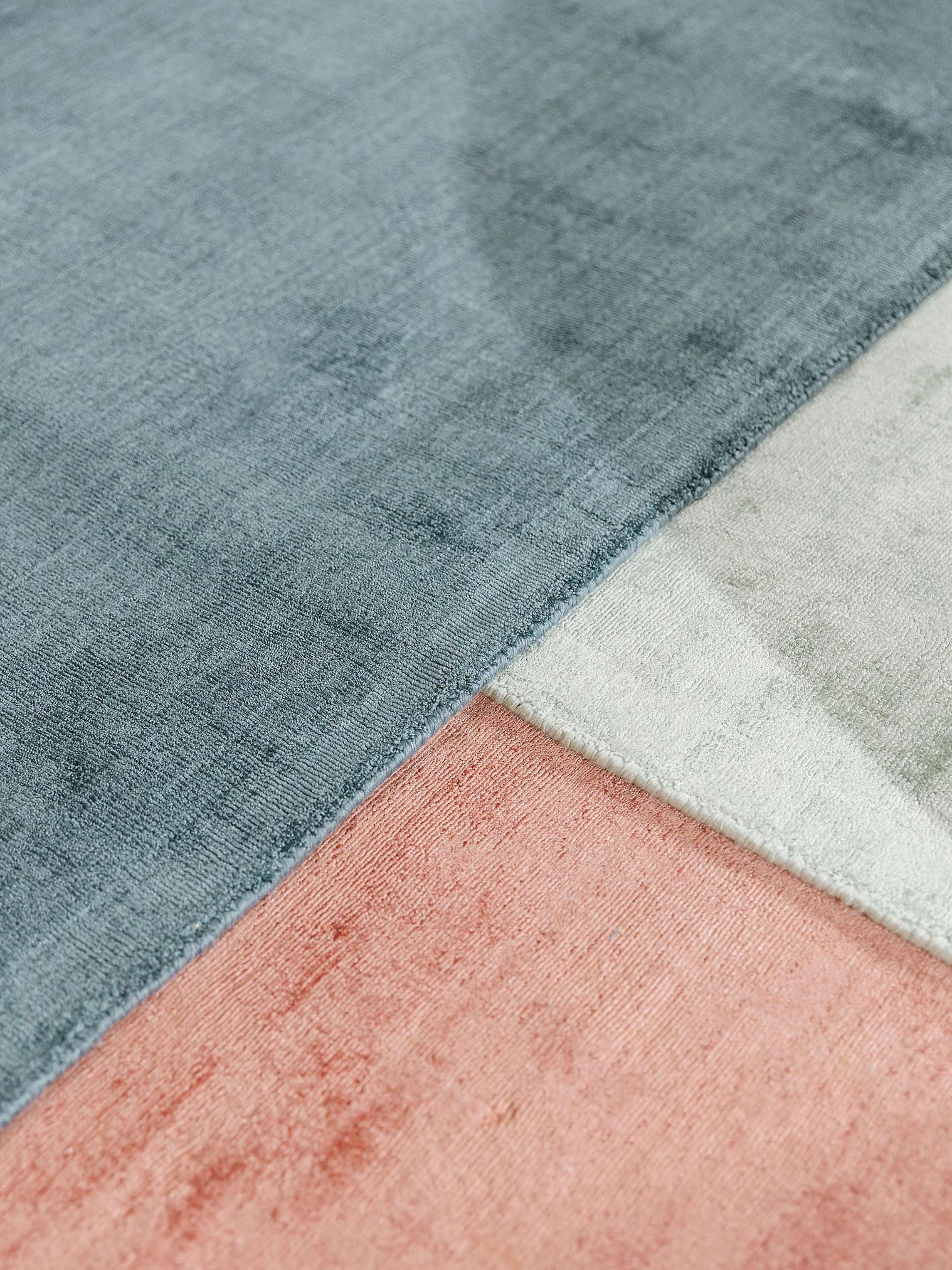 Rug made of 100% Viscose in Blue with a 6 - 10 mm high pile by benuta Pure