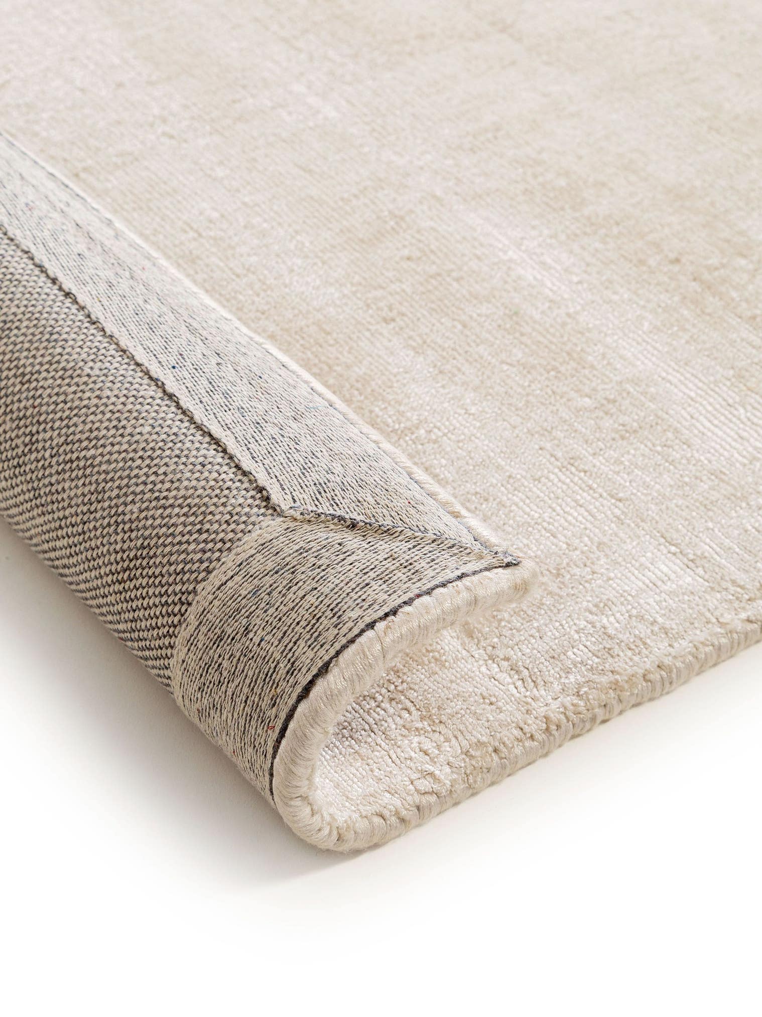 Alfombra de 100% Viscosa en Beige con un pelo de {{Placeholder_Pile Height}} de altura de benuta Pure