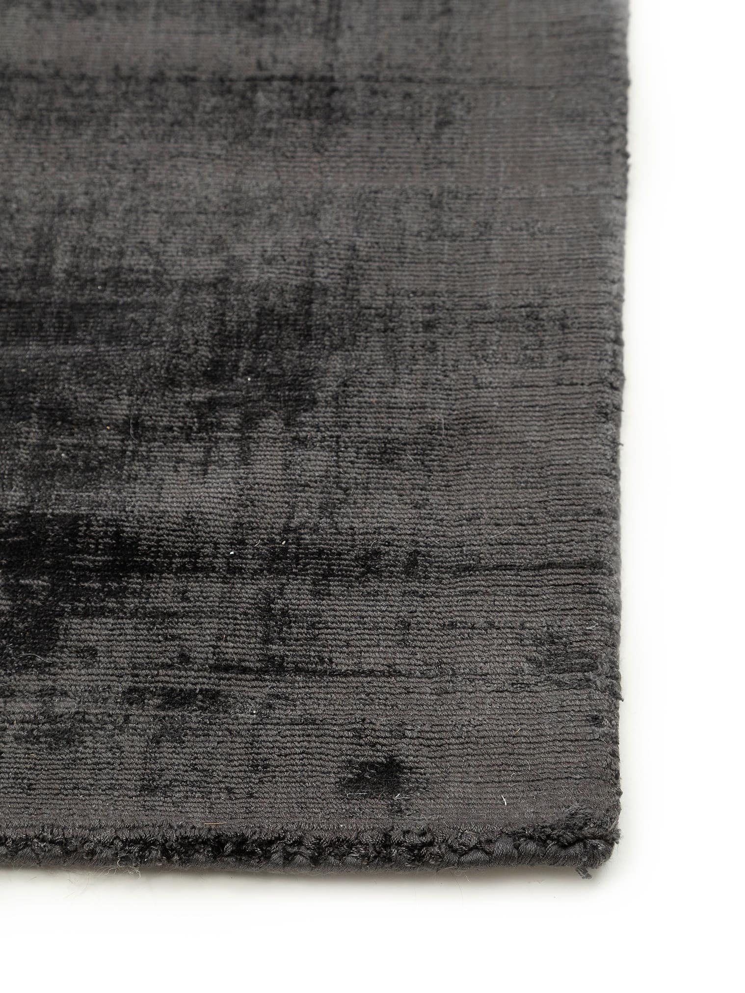 Tapijt van 100% Viscose in Grijs met een 6 - 10 mm hoge pool van benuta Pure