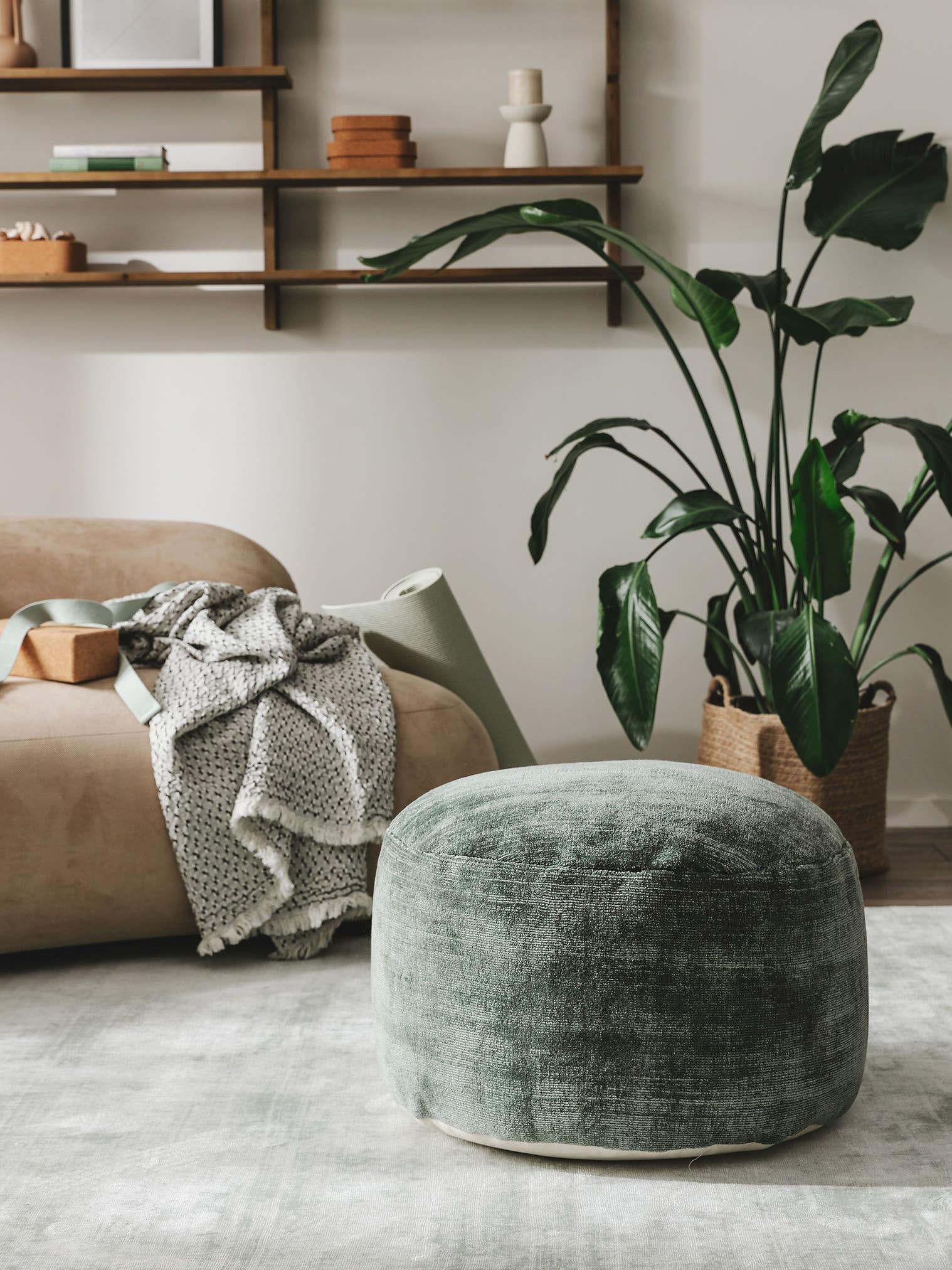 Pouf Nova Vert clair en motif Uni en 100% Viscose de benuta Pure