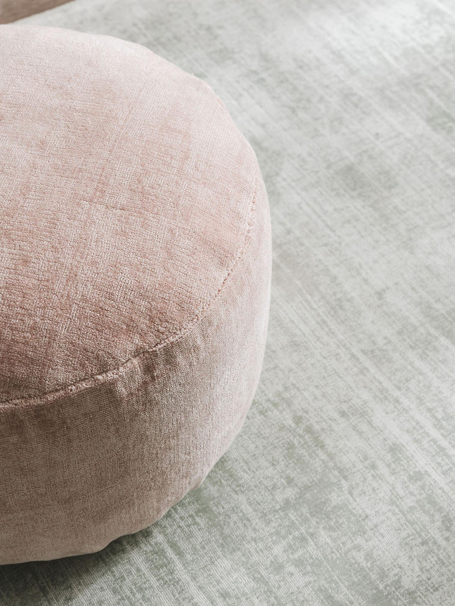 Pouf Nova Rosa med -design i 100% Viskos från benuta Pure